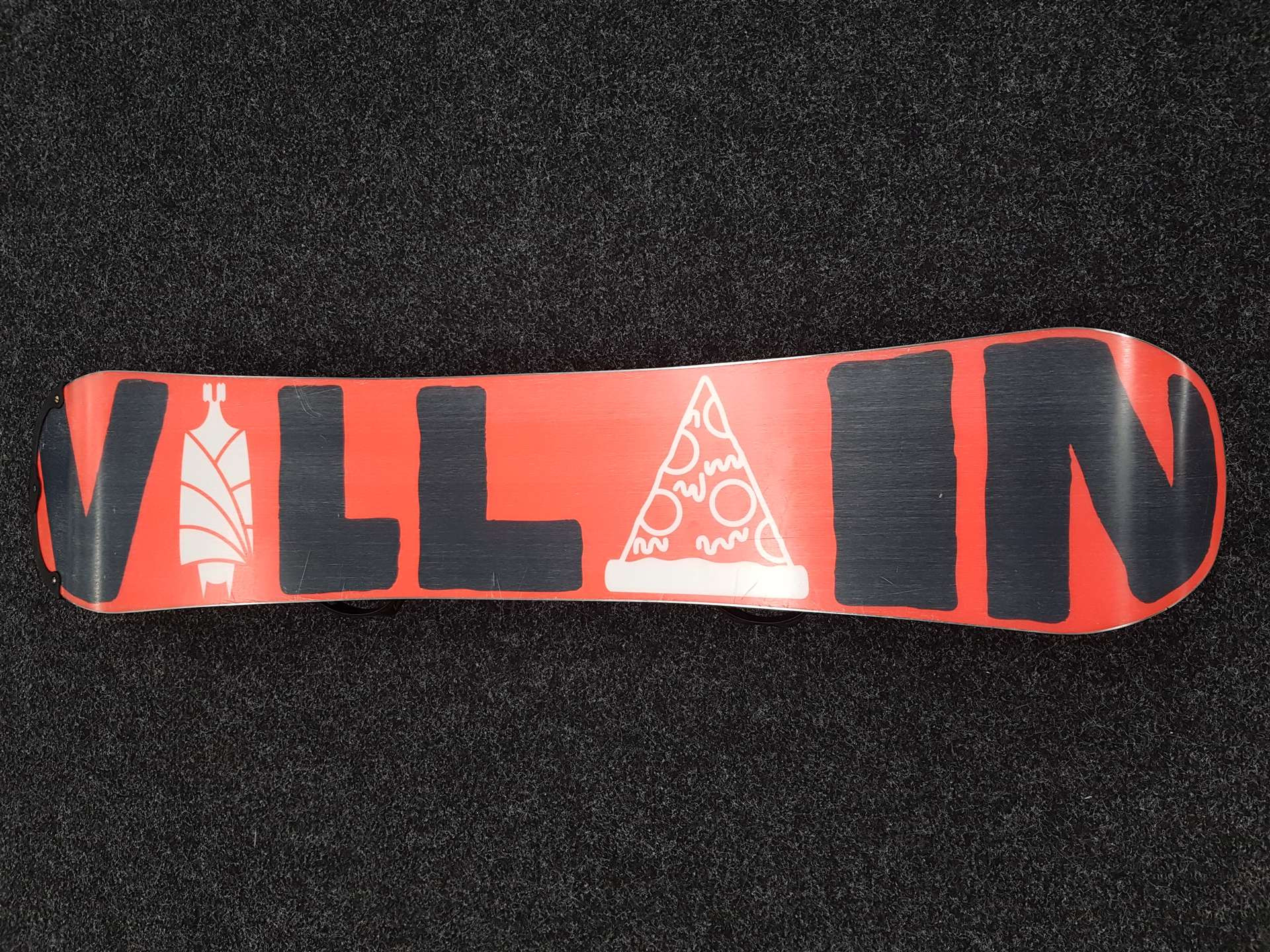 Použitý snowboard SALOMON Le Villain + viazanie Rossignol veľkosť S/M