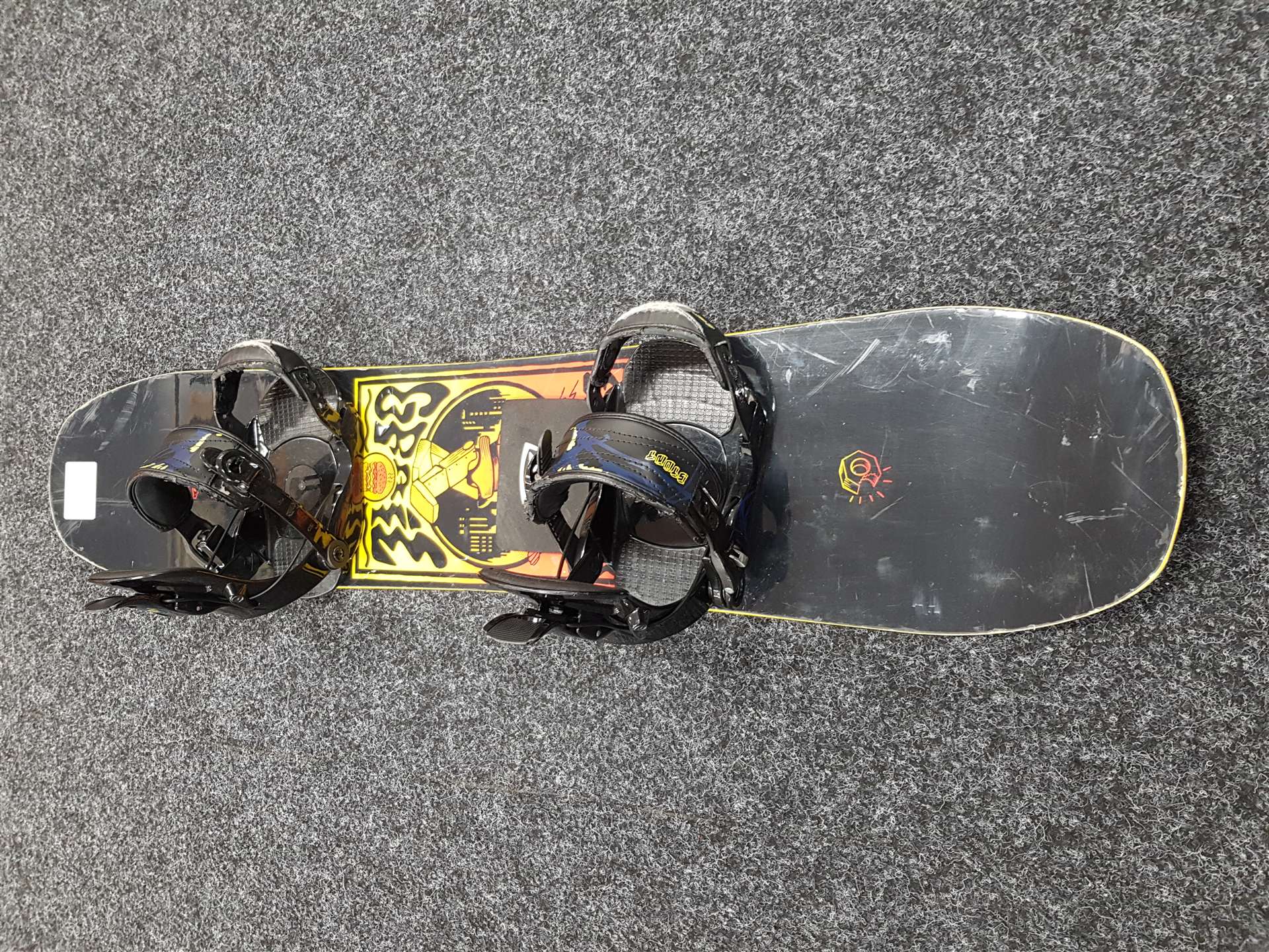 Použitý snowboard SALOMON Grail + viazanie Stunt  Fast tec veľkosť XS/S