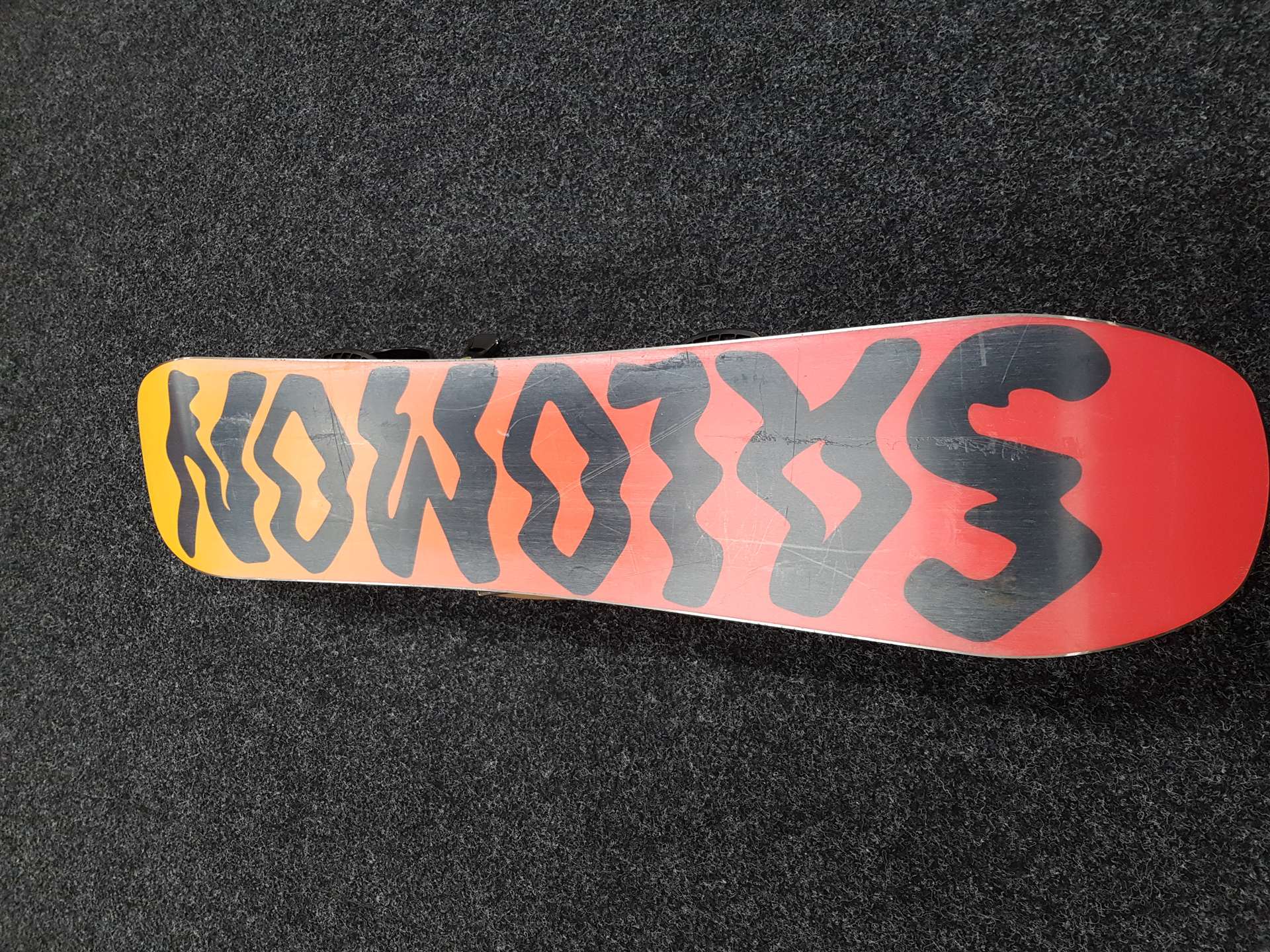 Použitý snowboard SALOMON Grail + viazanie Stunt  Fast tec veľkosť XS/S