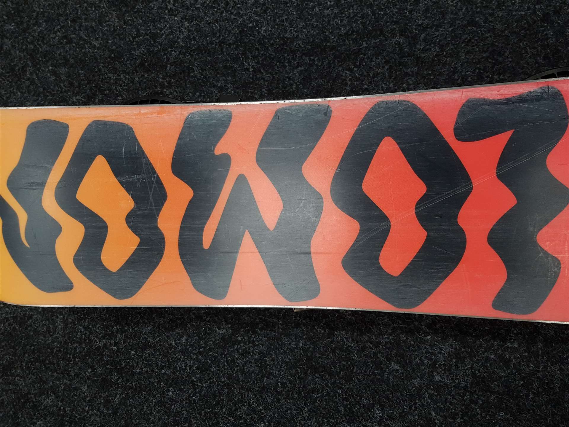 Použitý snowboard SALOMON Grail + viazanie Stunt  Fast tec veľkosť XS/S