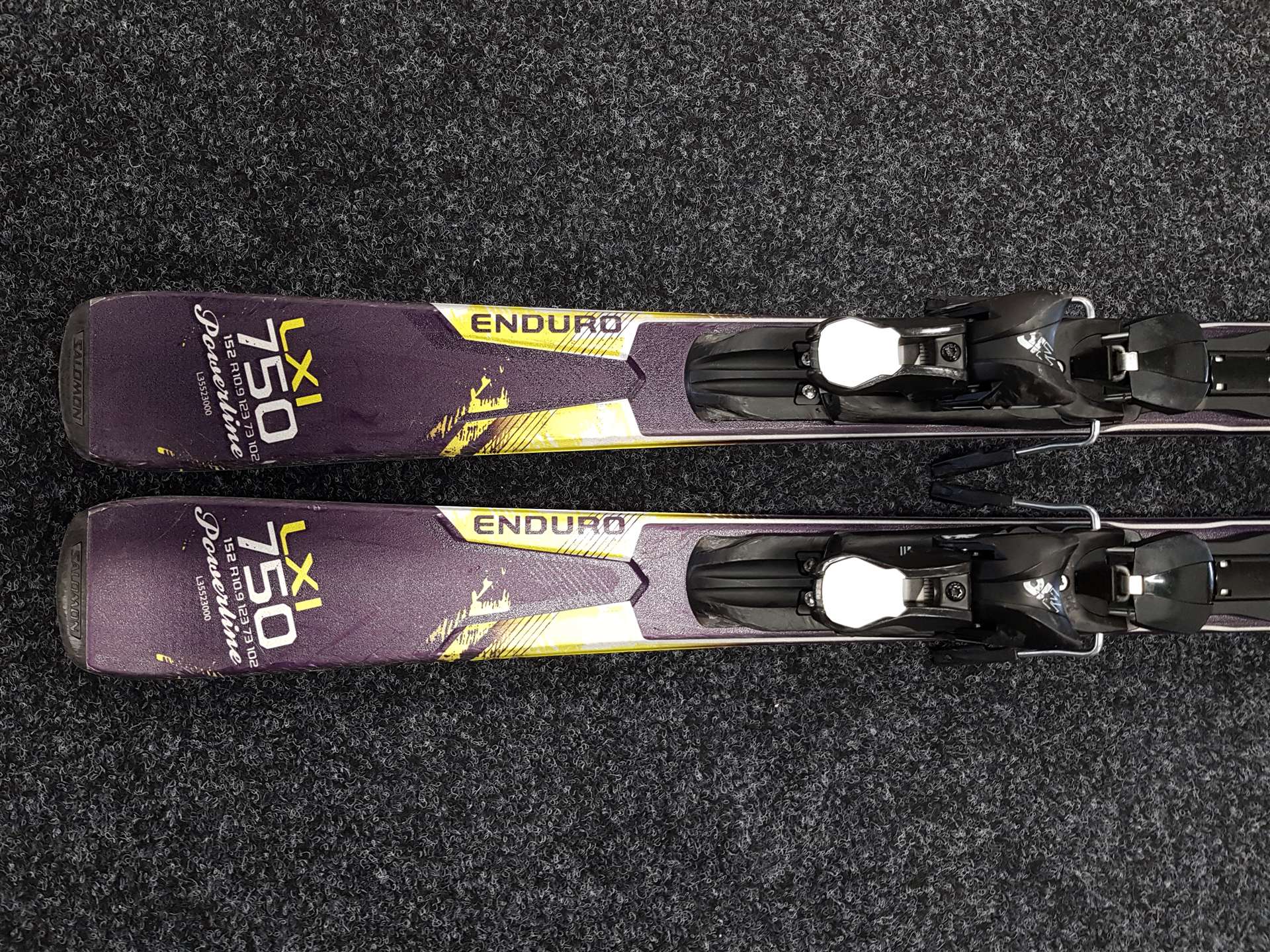 Použité lyže SALOMON Enduro + viazanie Salomon Z10