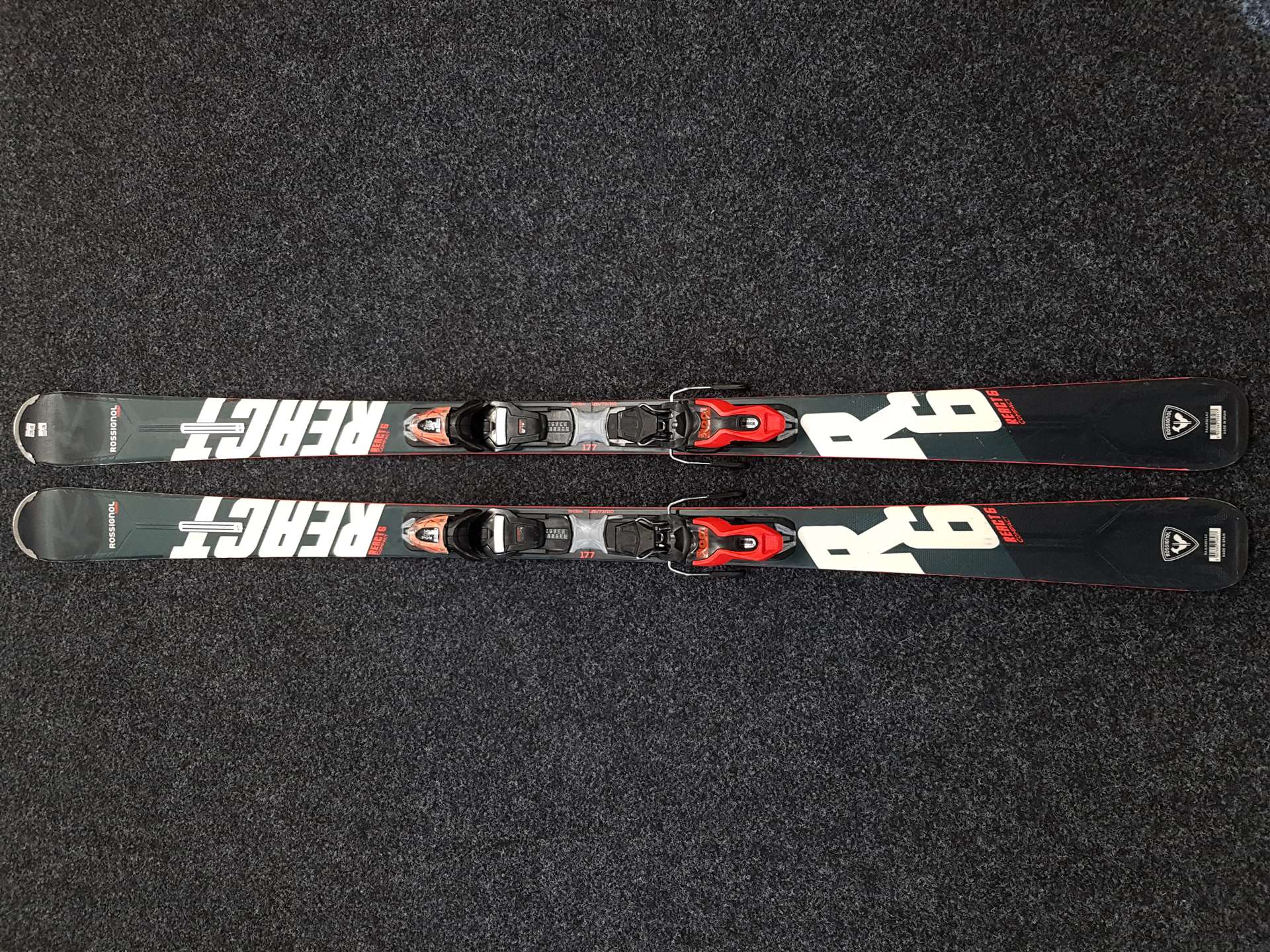 Použité lyže ROSSIGNOL React 6 Compact + viazanie Look Xpress 11