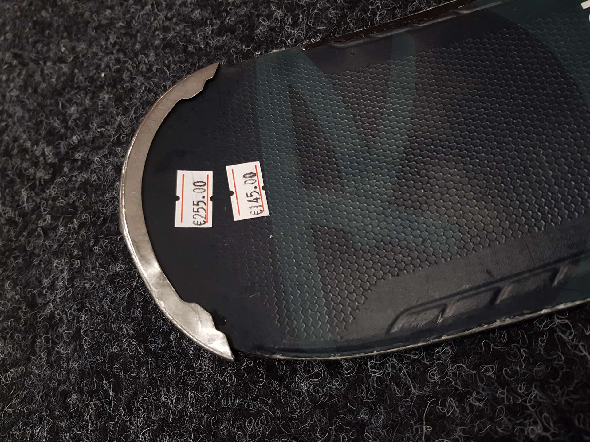 Použité lyže ROSSIGNOL React 6 Compact + viazanie Look Xpress 11