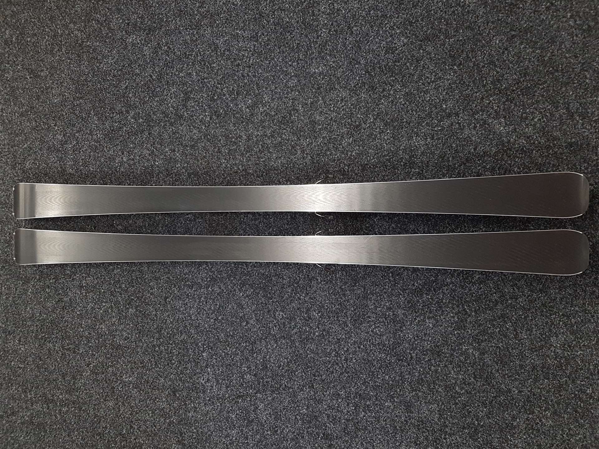 Použité lyže ROSSIGNOL React 6 Compact + viazanie Look Xpress 11