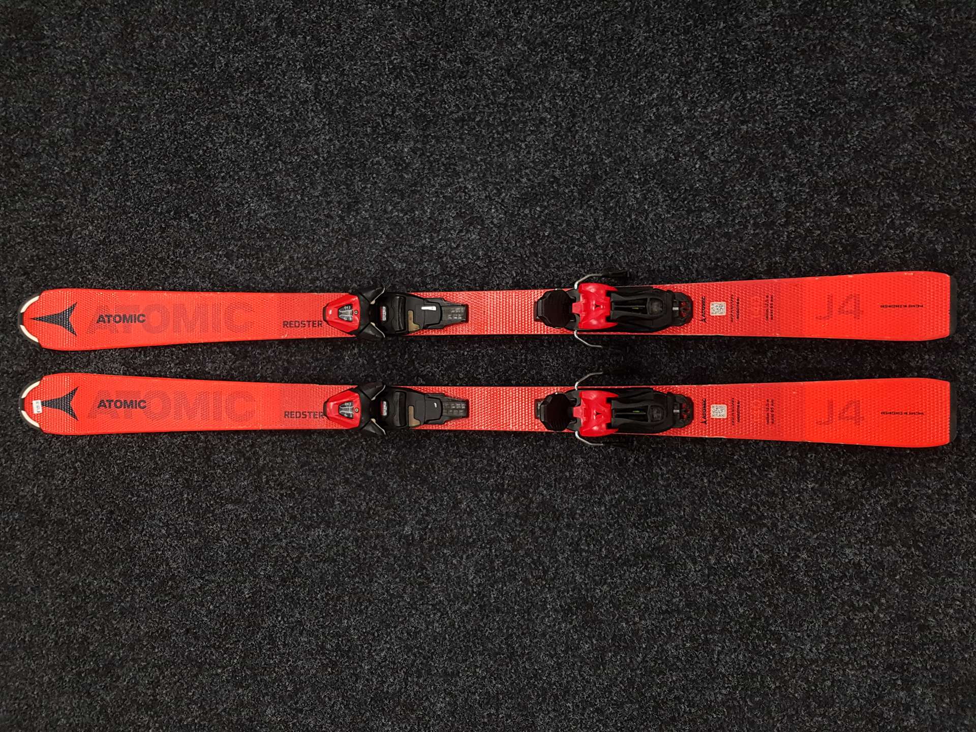 Použité lyže ATOMIC Redster + viazanie Atomic 6