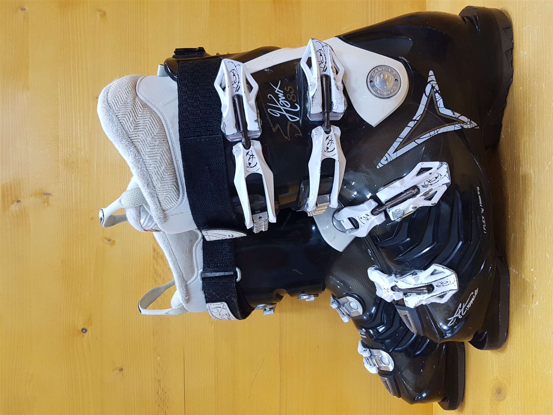 Použité lyžiarky Atomic Hawx 85