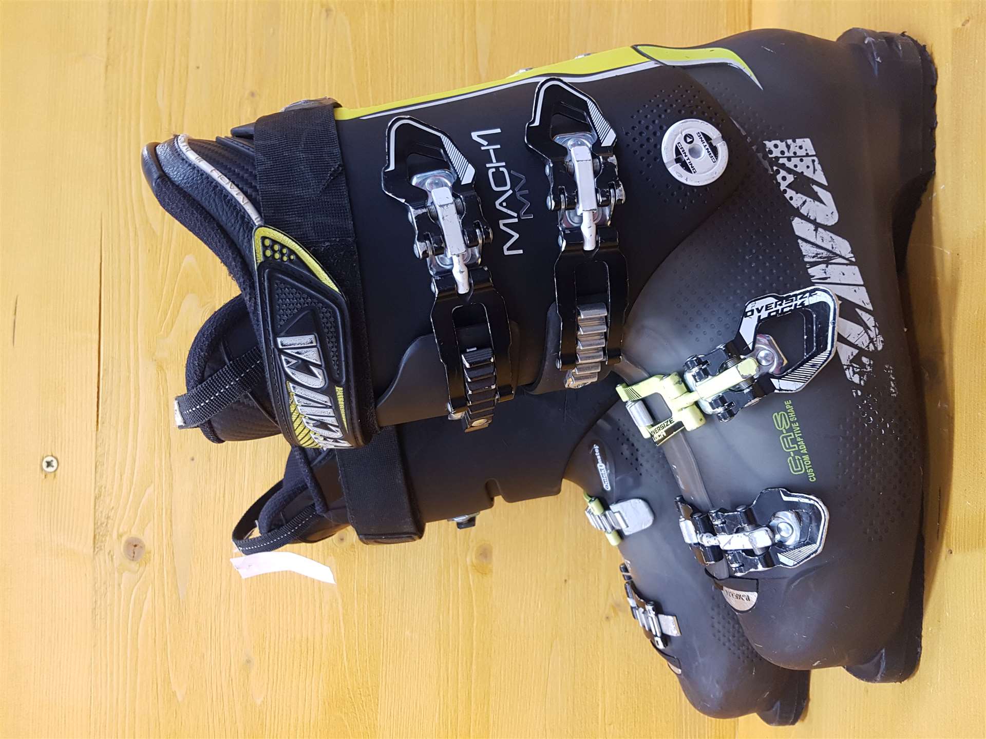 Použité lyžiarky Tecnica Mach1 100 MV