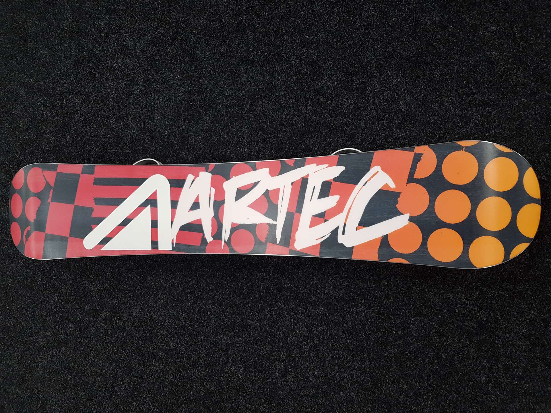 Použitý snowboard ARTEC Nima Jalali + viazanie Head veľkosť S