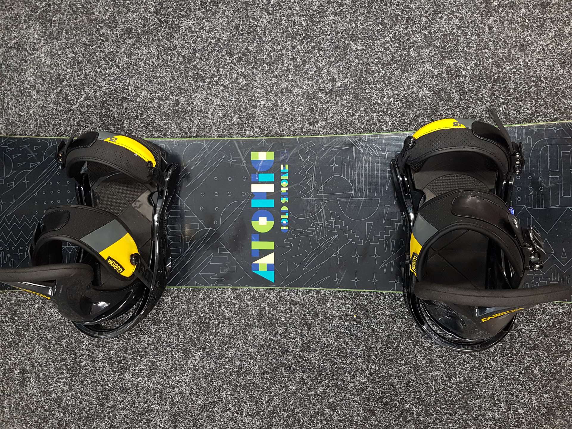 Použitý snowboard Atomic Cold Smoke + viazanie Burton Costom veľkosť L