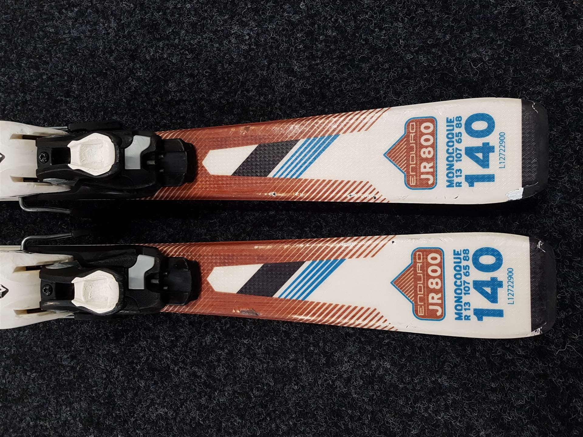 Použité lyže SALOMON Enduro Jr + viazanie Salomon 7.0