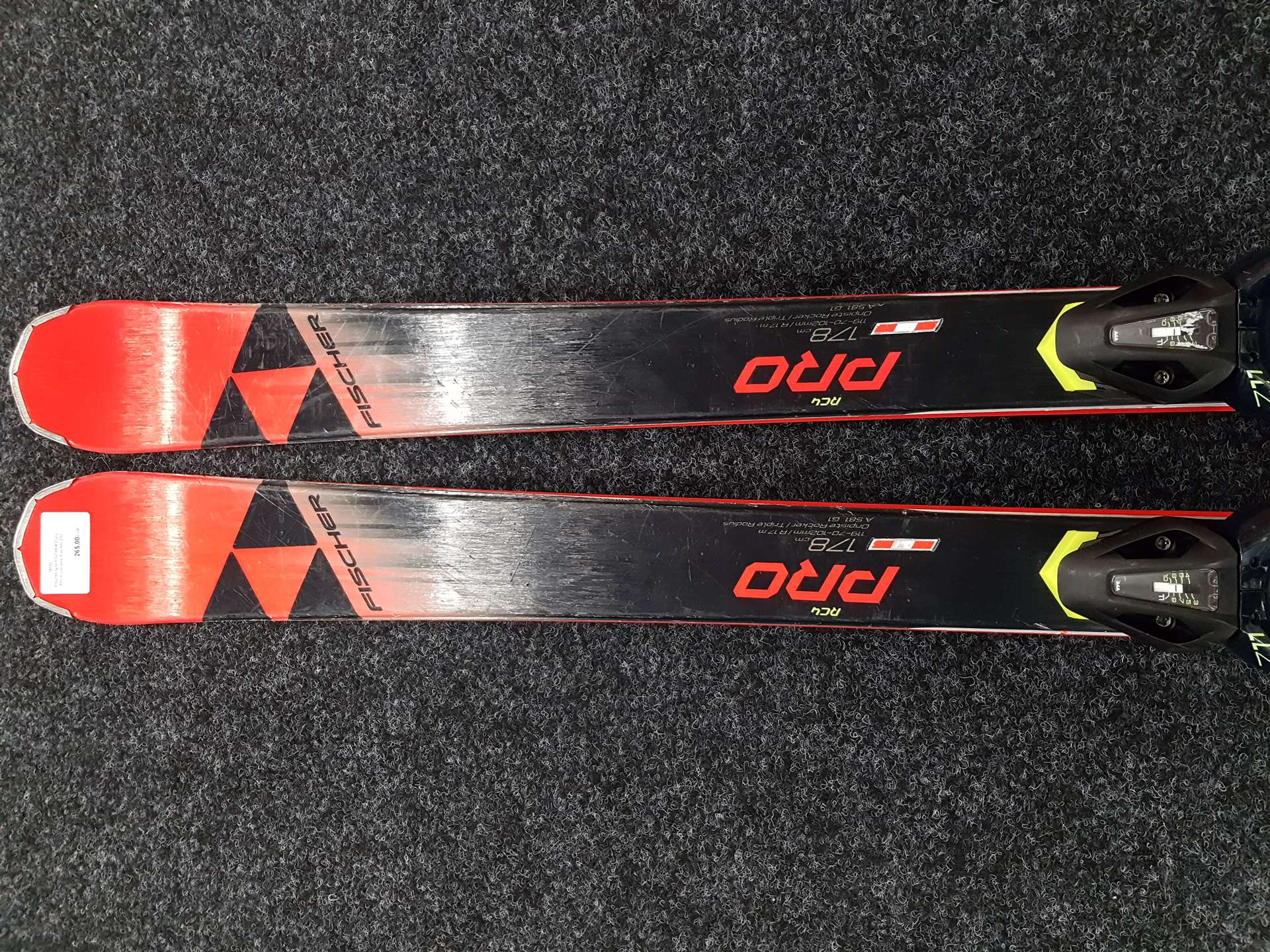 Použité lyže FISCHER Curv Pro + viazanie Fischer Z11
