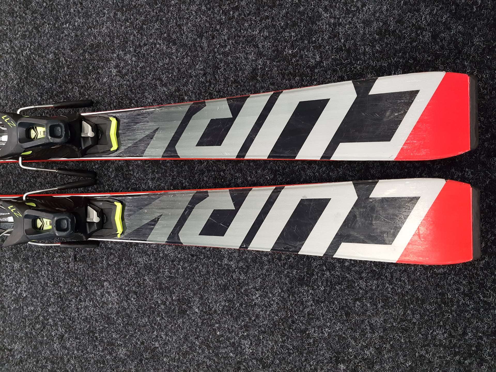 Použité lyže FISCHER Curv Pro + viazanie Fischer Z11