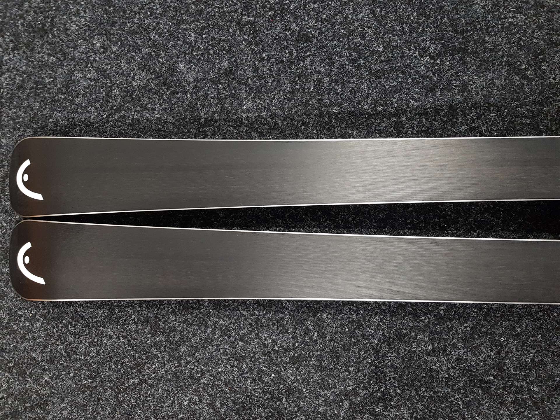 Použité lyže HEAD e-SPEED + viazanie Head Freeflex 14