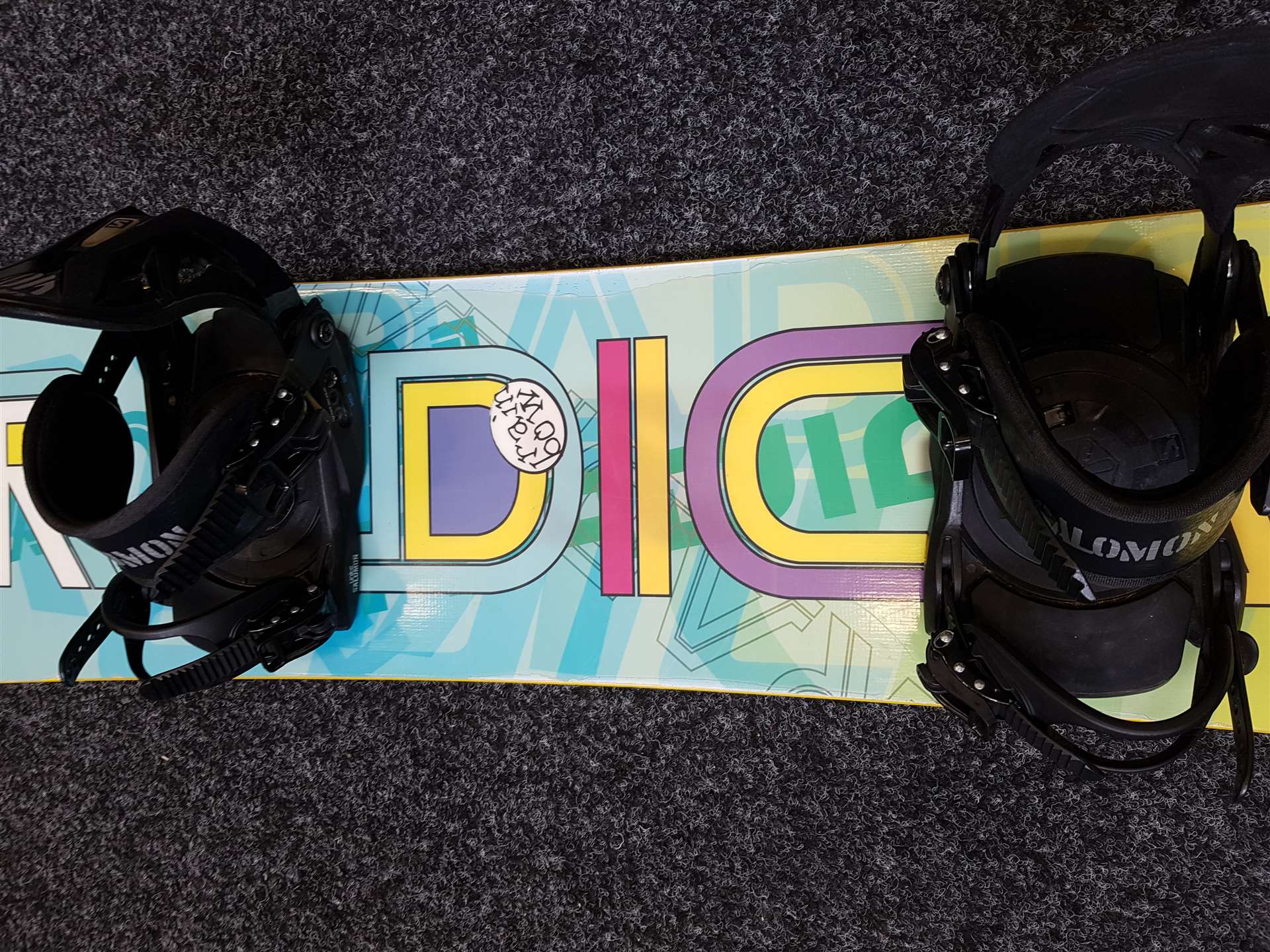 Použitý snowboard RADICAL Rainbow + viazanie Salomon veľkosť S/XS