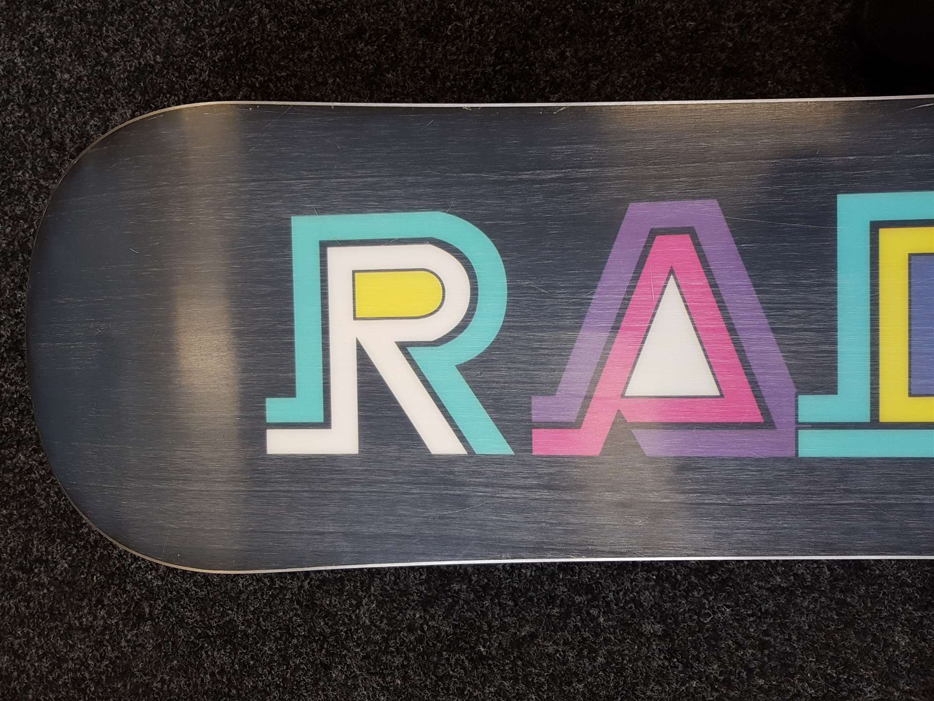 Použitý snowboard RADICAL Rainbow + viazanie Salomon veľkosť S/XS