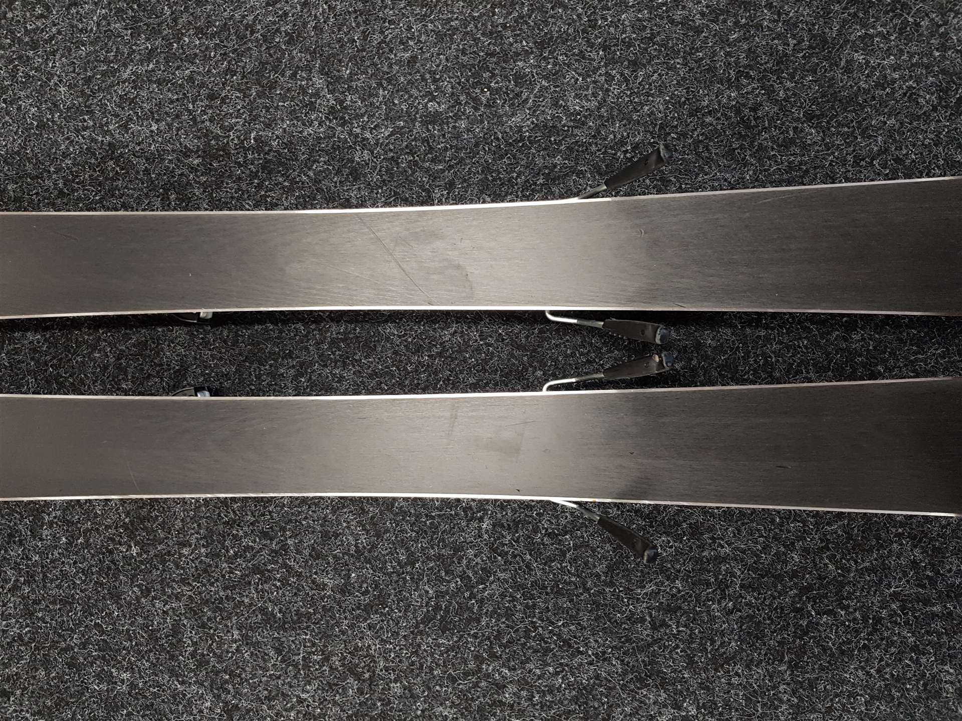 Použité lyže HEAD V4 + viazanie Tyrolia PR 10