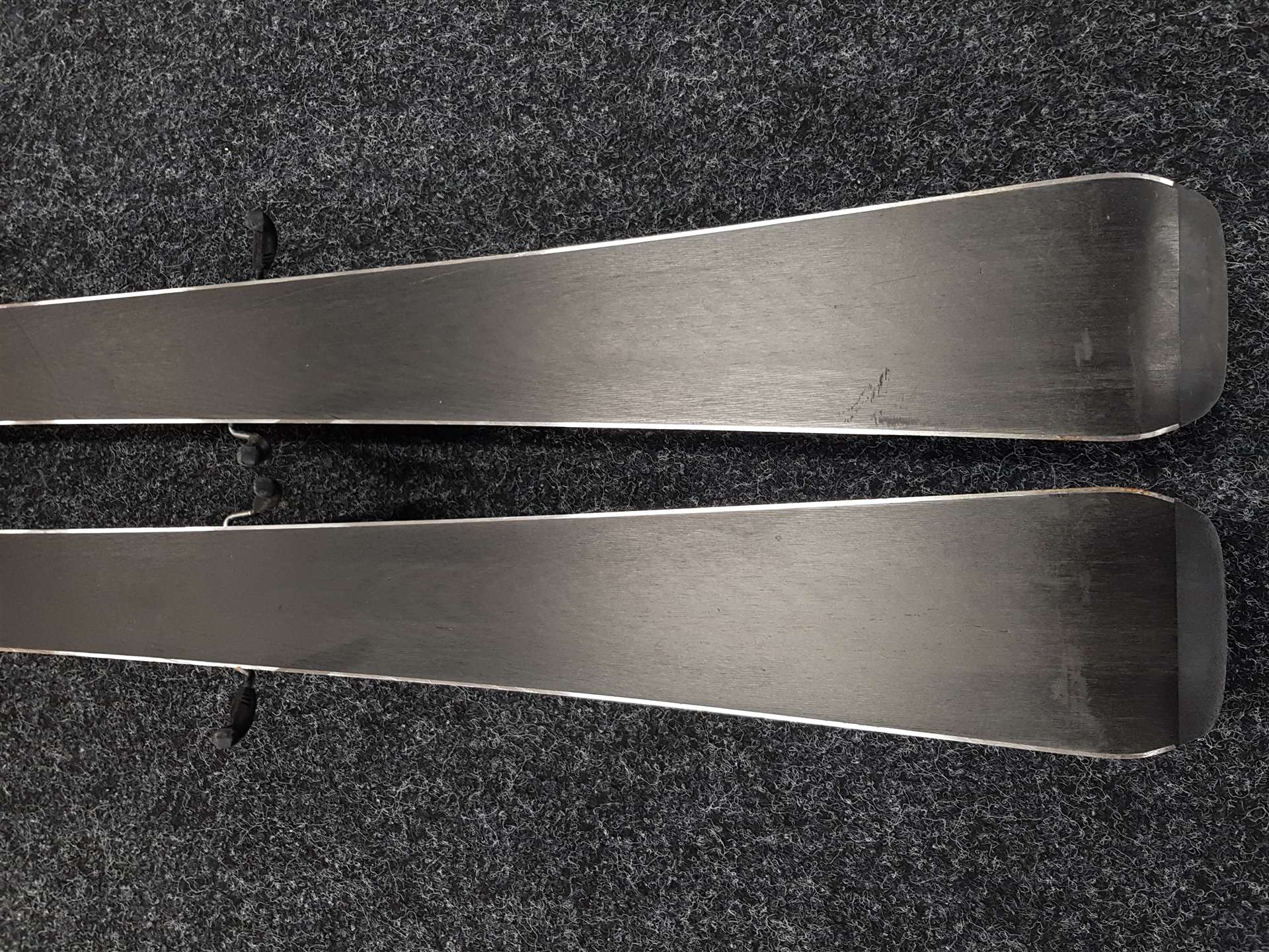 Použité lyže HEAD V4 + viazanie Tyrolia PR 10