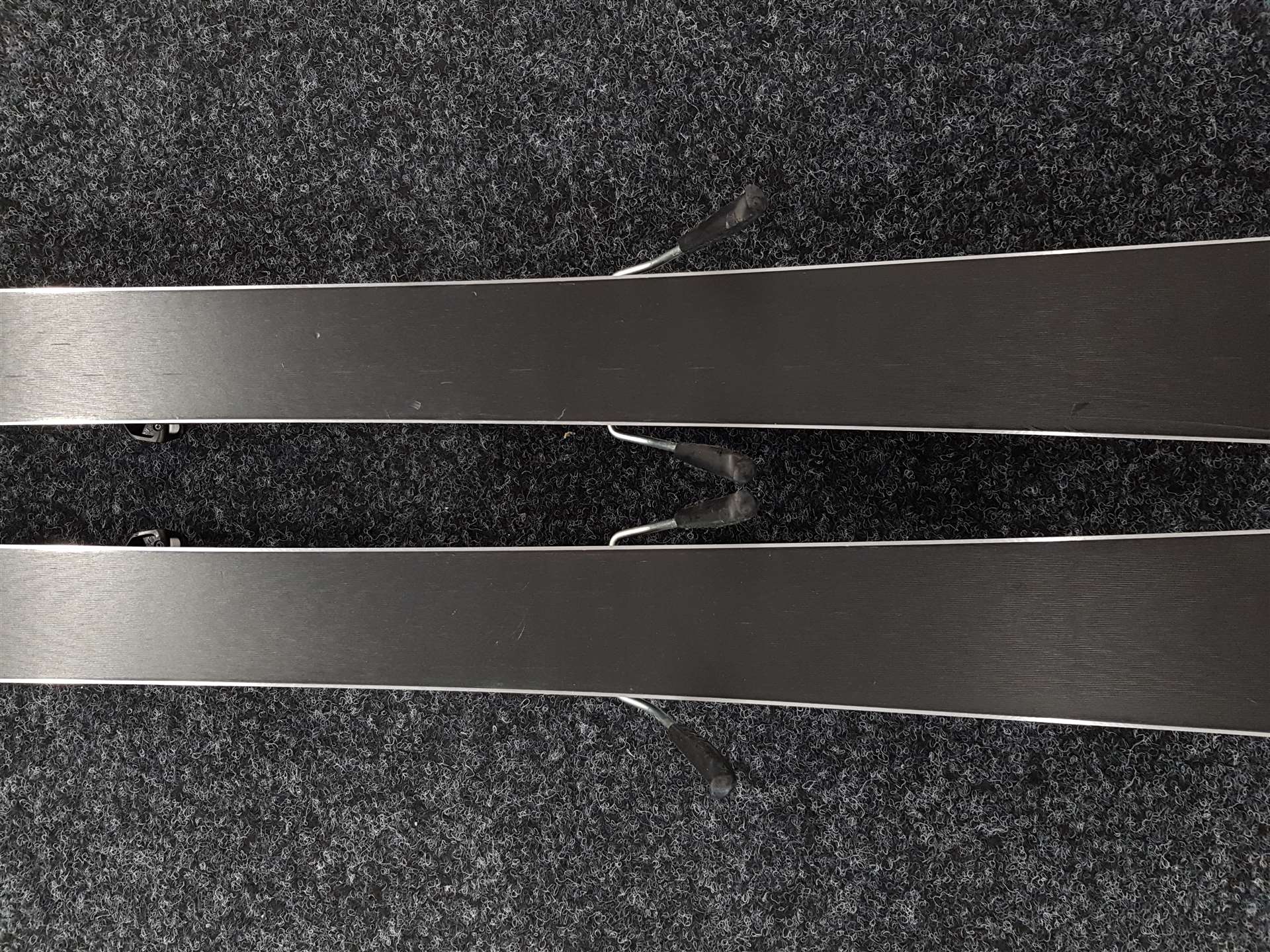 Použité lyže HEAD Super Shape + viazanie Head SLR 7.5