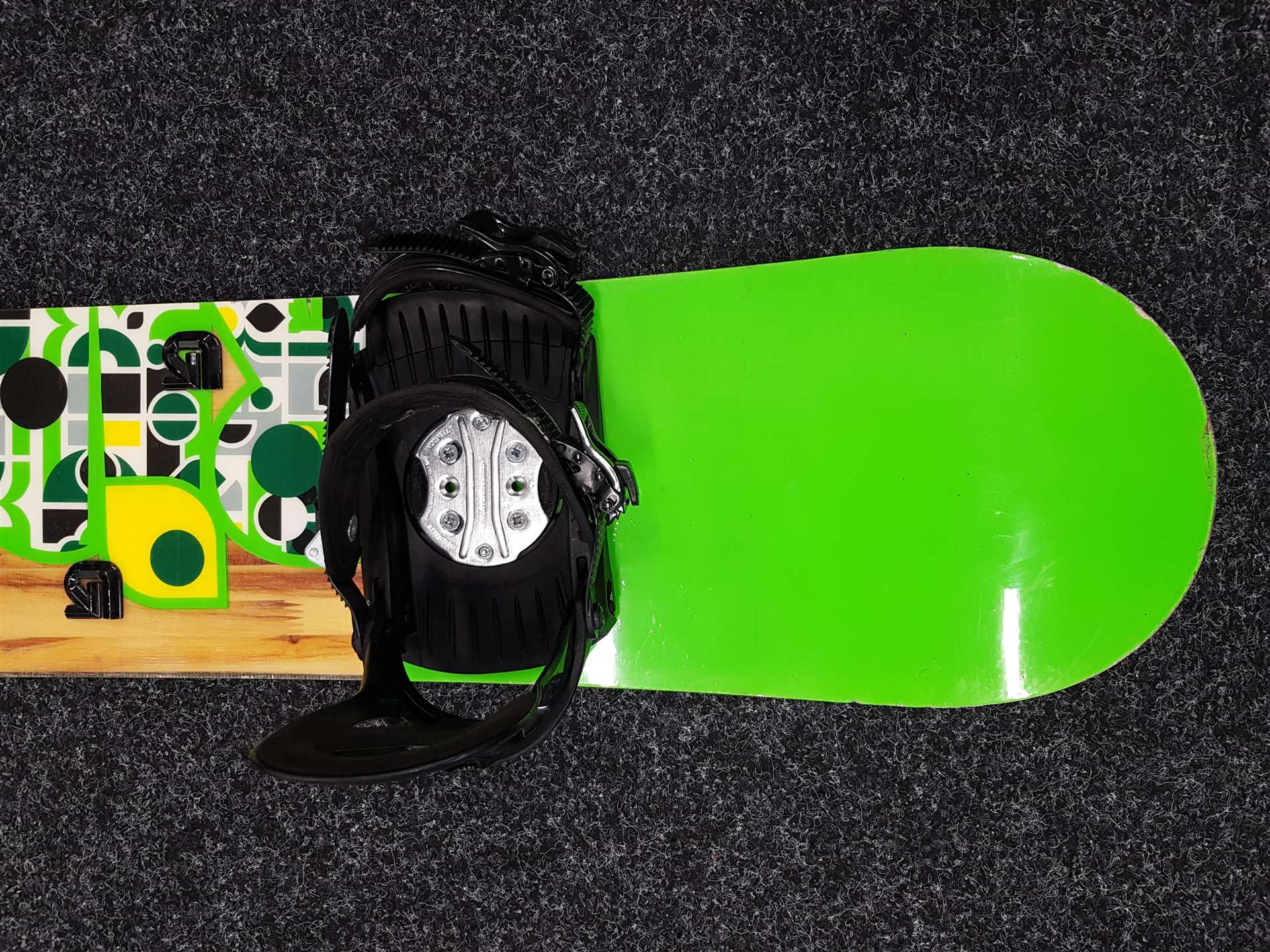 Použitý snowboard BURTON Ride + viazanie  Intercharger veľkosť S/M