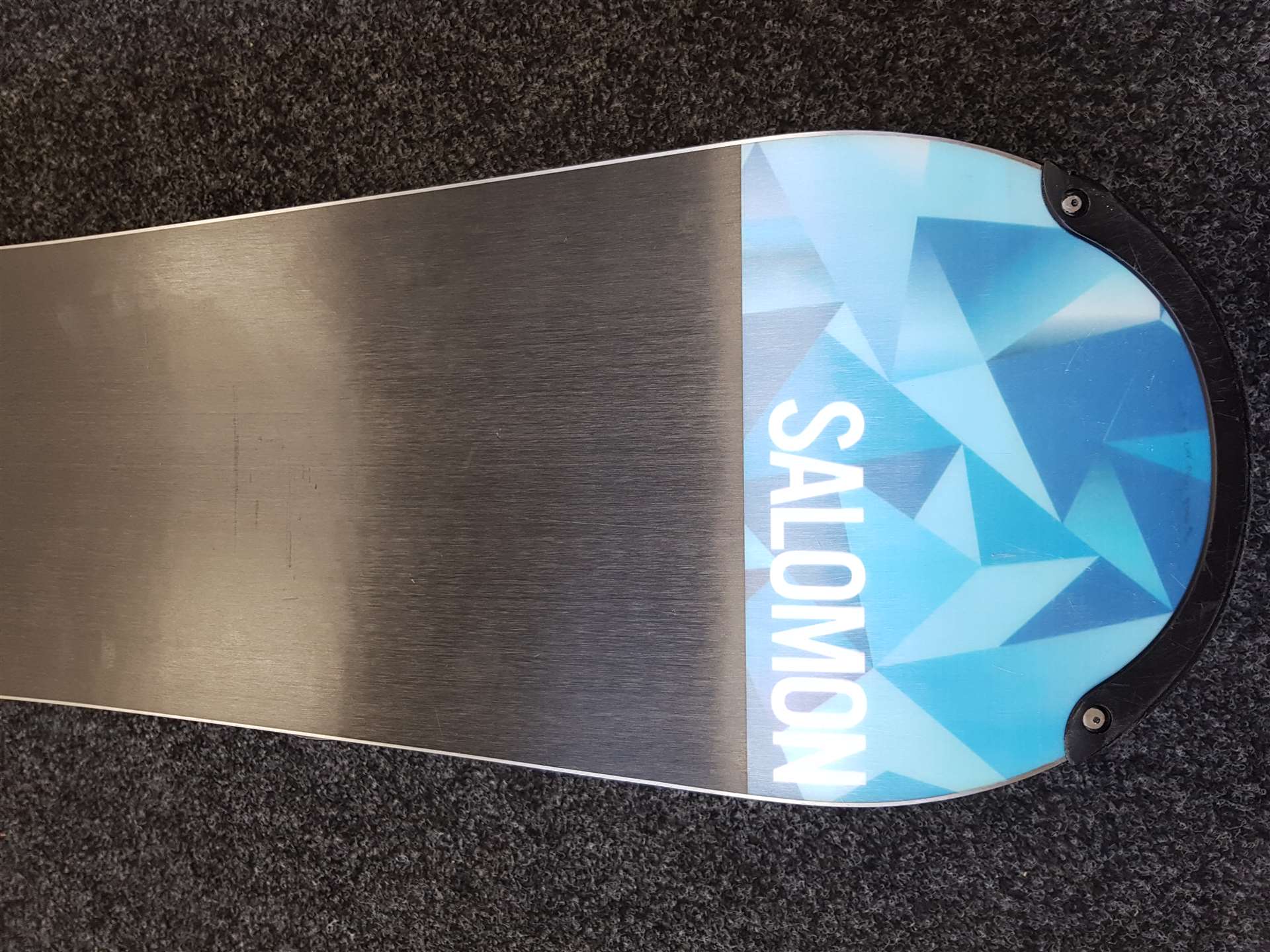 Použitý snowboard SALOMON Wild Card  + viazanie Burton veľkosť S