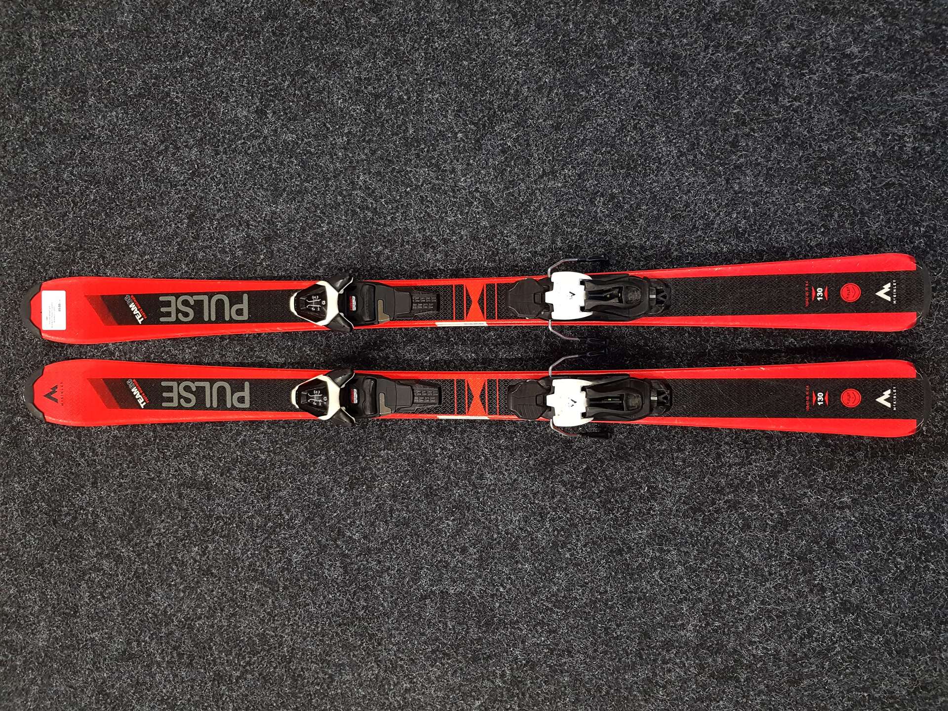 Použité detské lyže McKINLEY Pulse + viazanie McKINLEY LW55