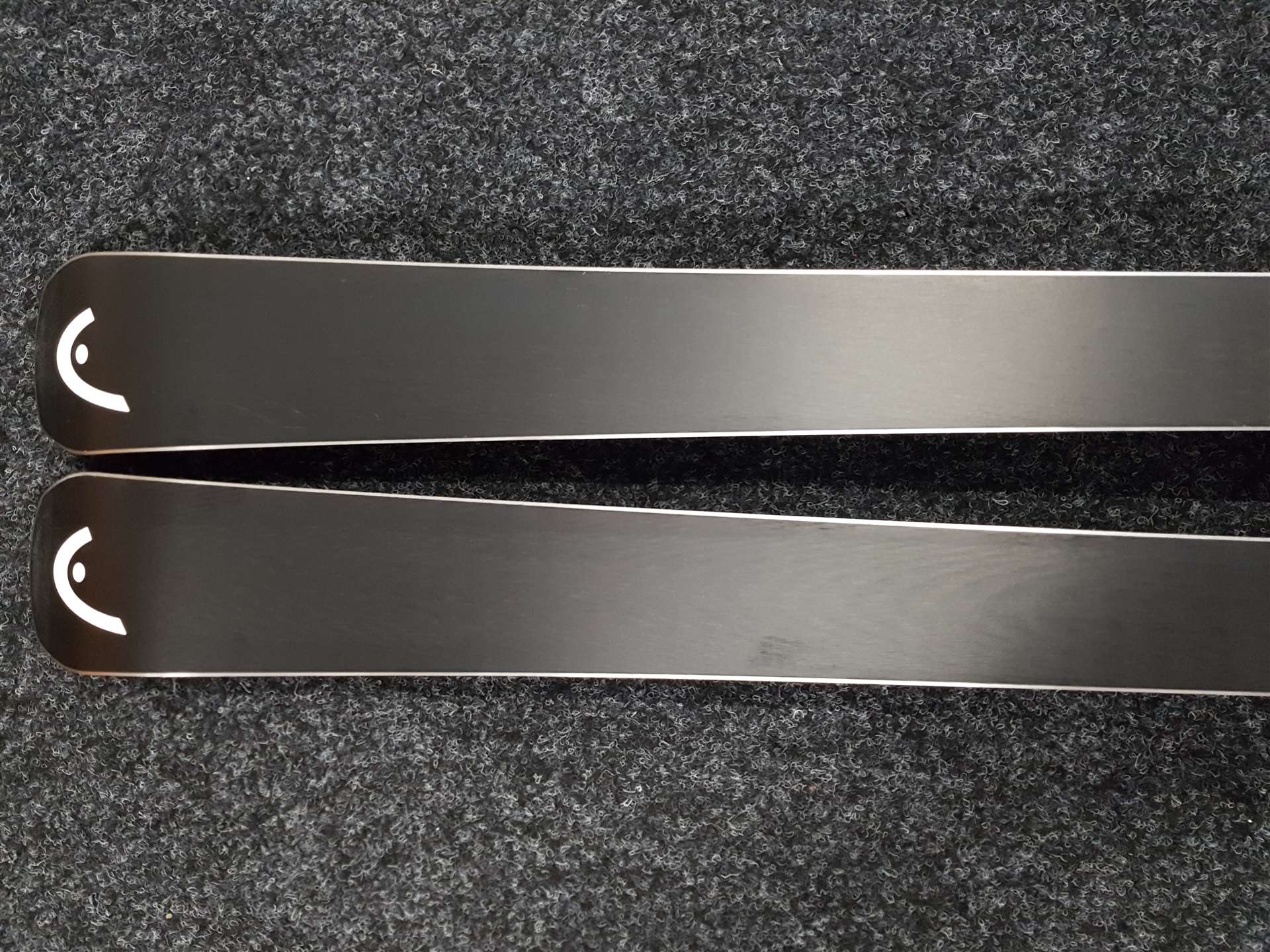 Použité lyže HEAD e-SPEED + viazanie Head Freeflex 14
