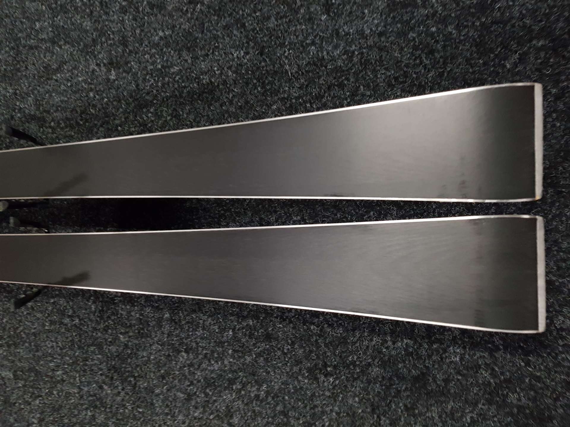 Použité lyže HEAD e-SPEED + viazanie Head Freeflex 14