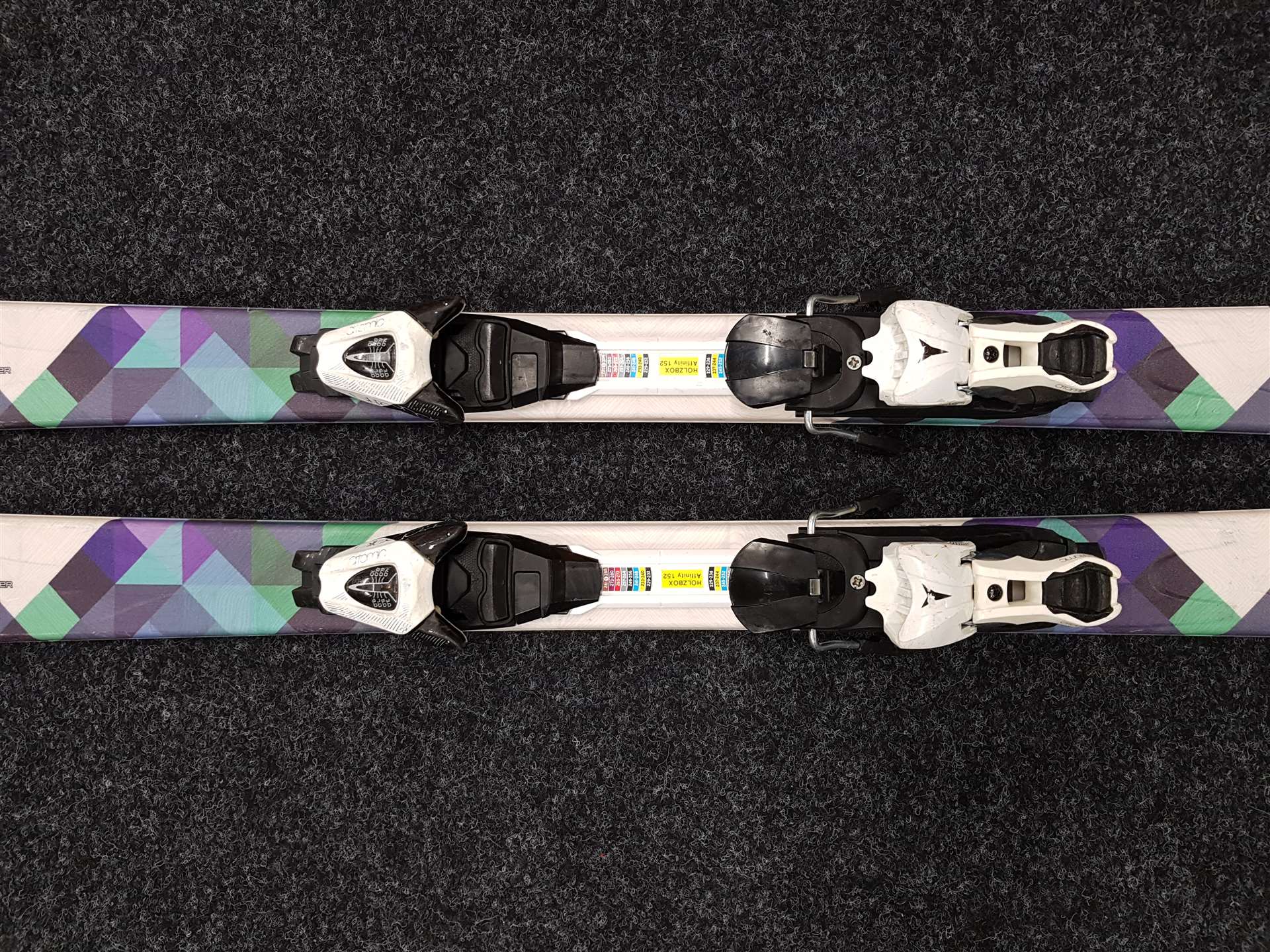 Použité lyže ATOMIC Affinity + viazanie Atomic 10.0