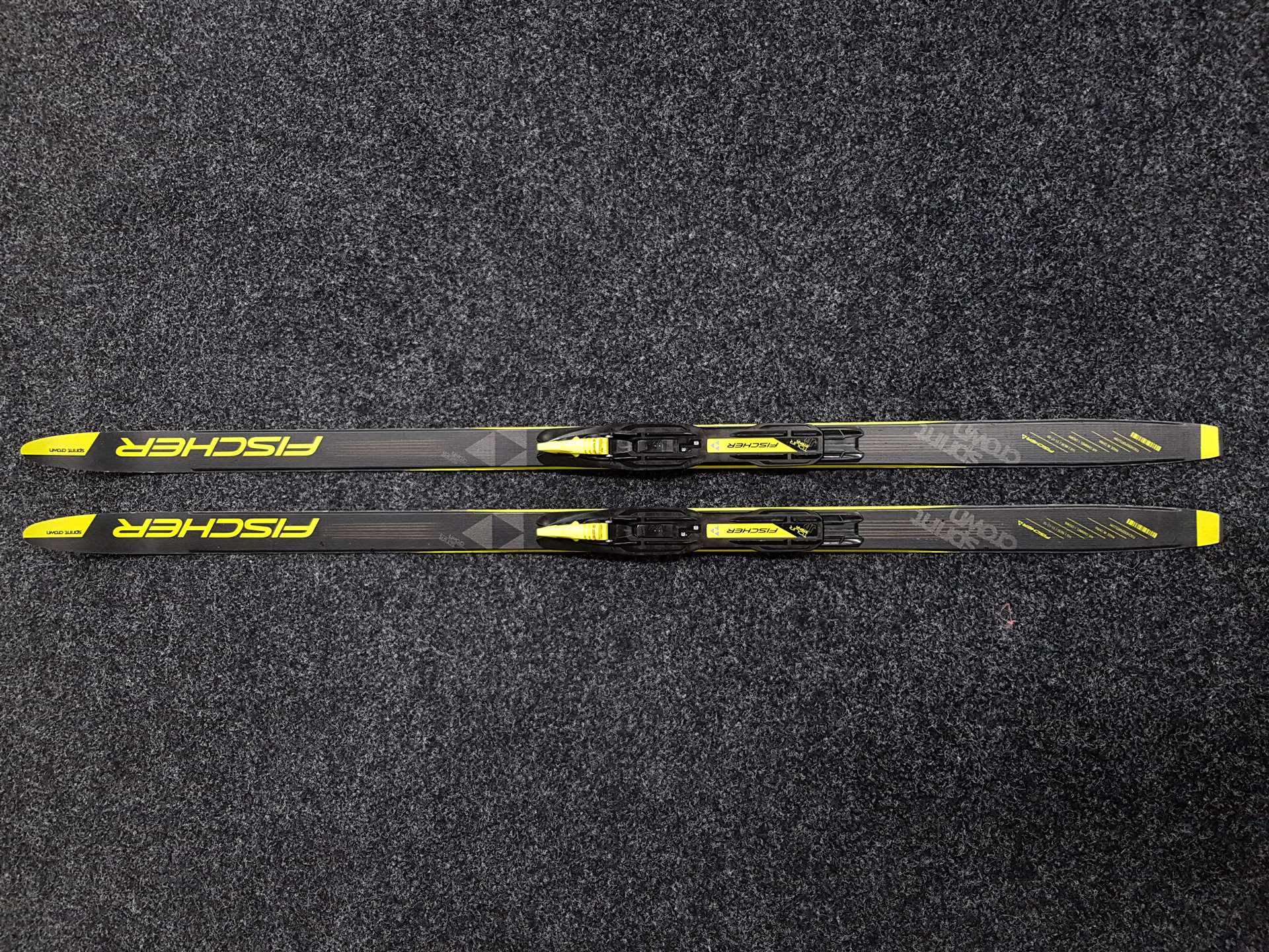Použité bežecké lyže Fischer Sprint Crown + NNN viazanie Fischer