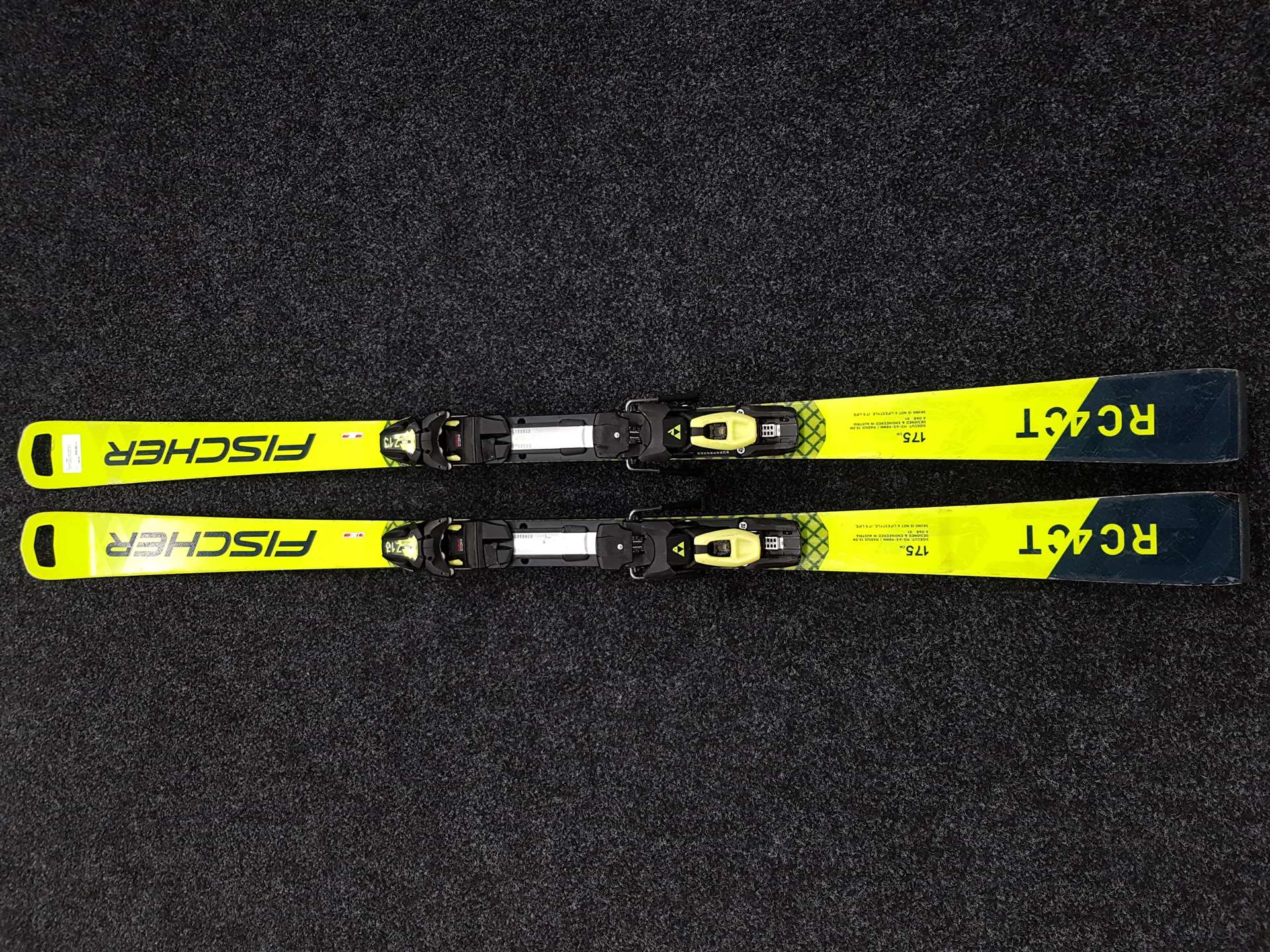 Použité lyže FISCHER RC 4 CT + viazanie Fischer Z13