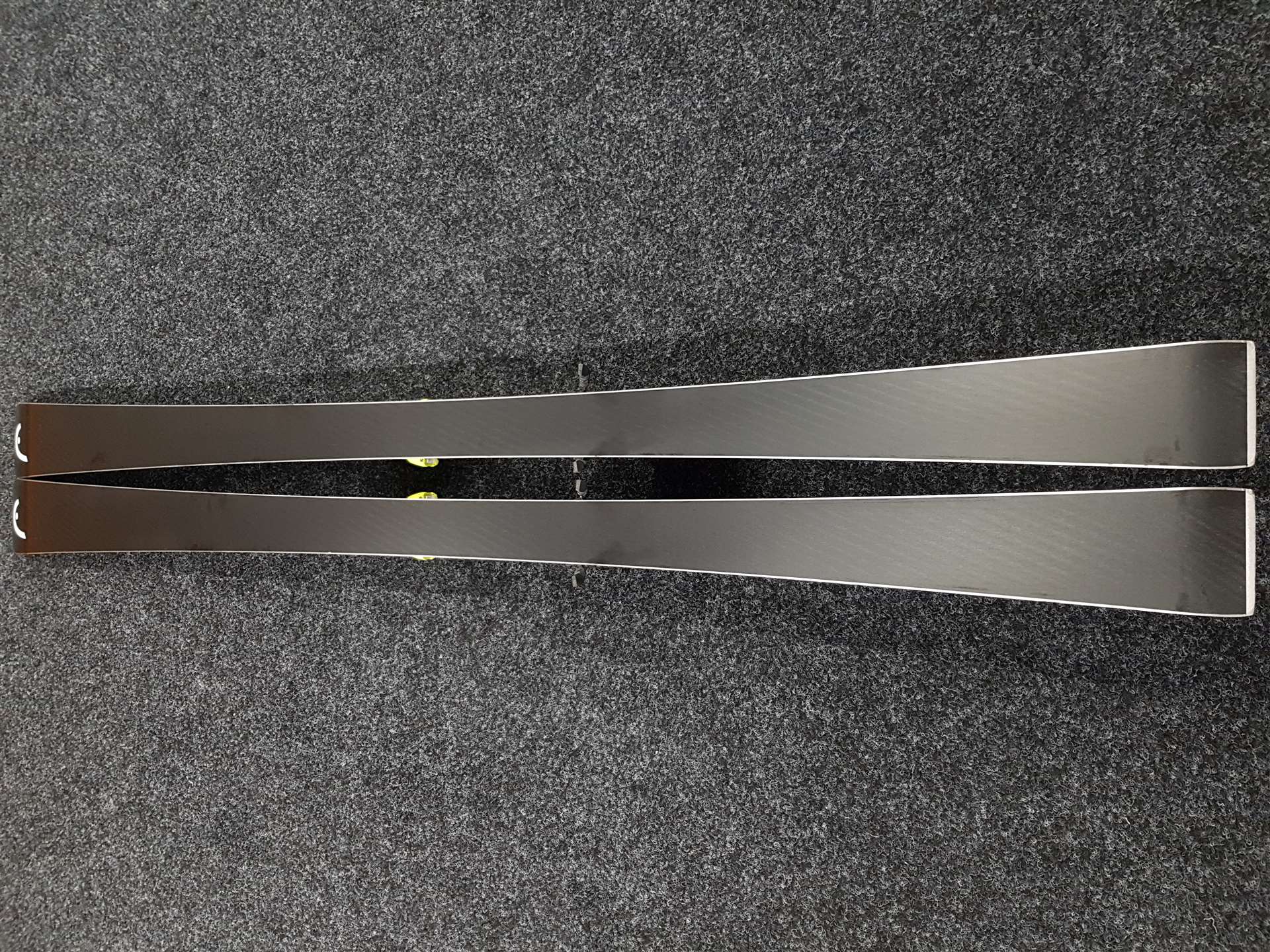 Použité lyže HEAD e-SPEED + viazanie Head Freeflex 14