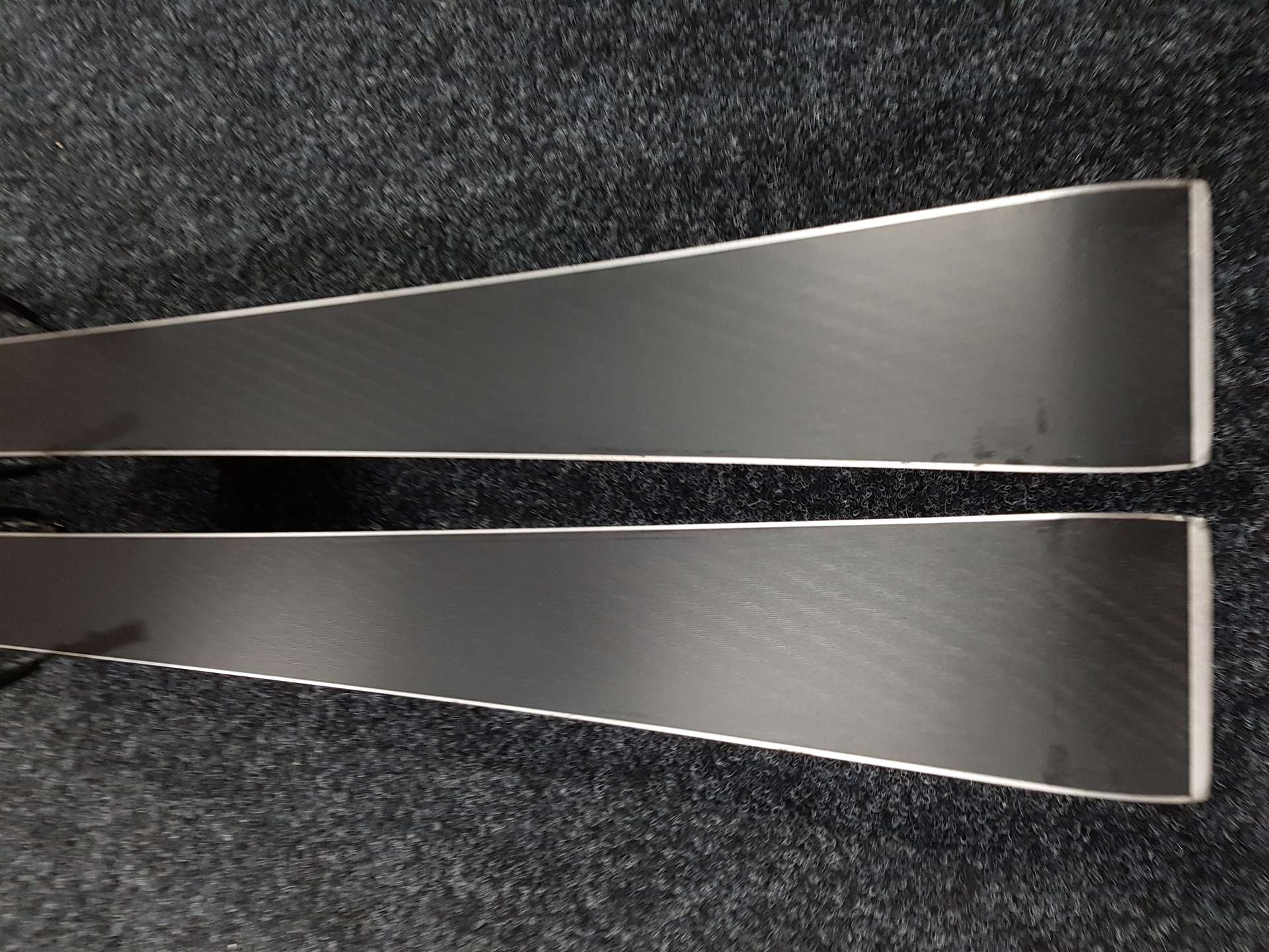 Použité lyže HEAD e-SPEED + viazanie Head Freeflex 14