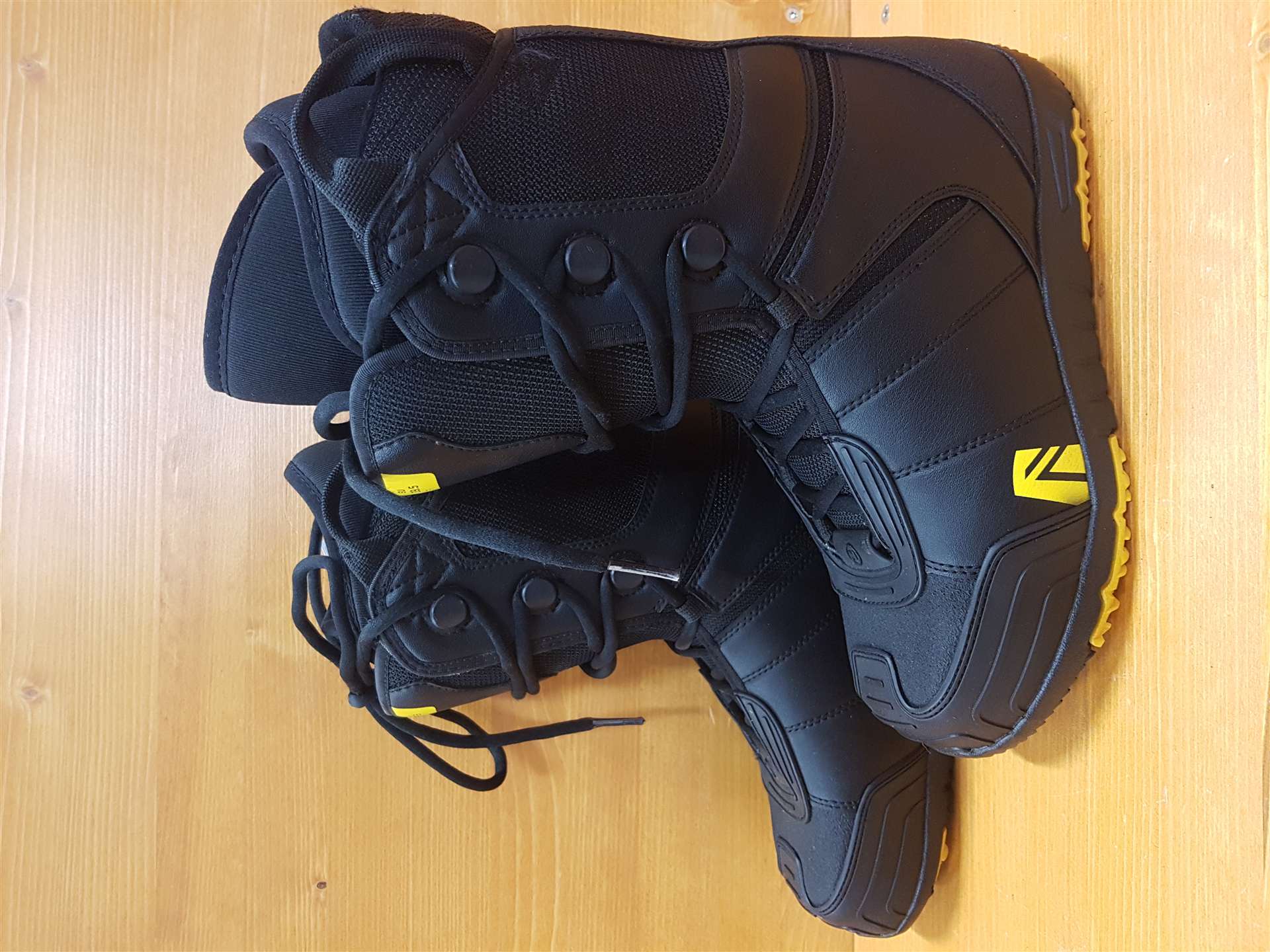 Použité snowboardové topánky NIEDECKER