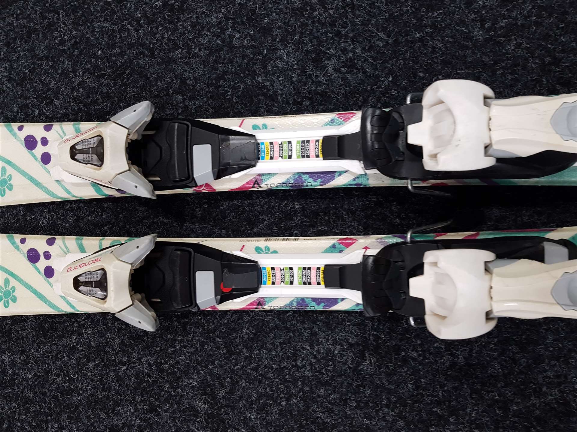 Použité lyže TECNOPRO Sweety  + viazanie Tecnopro TC 4,5