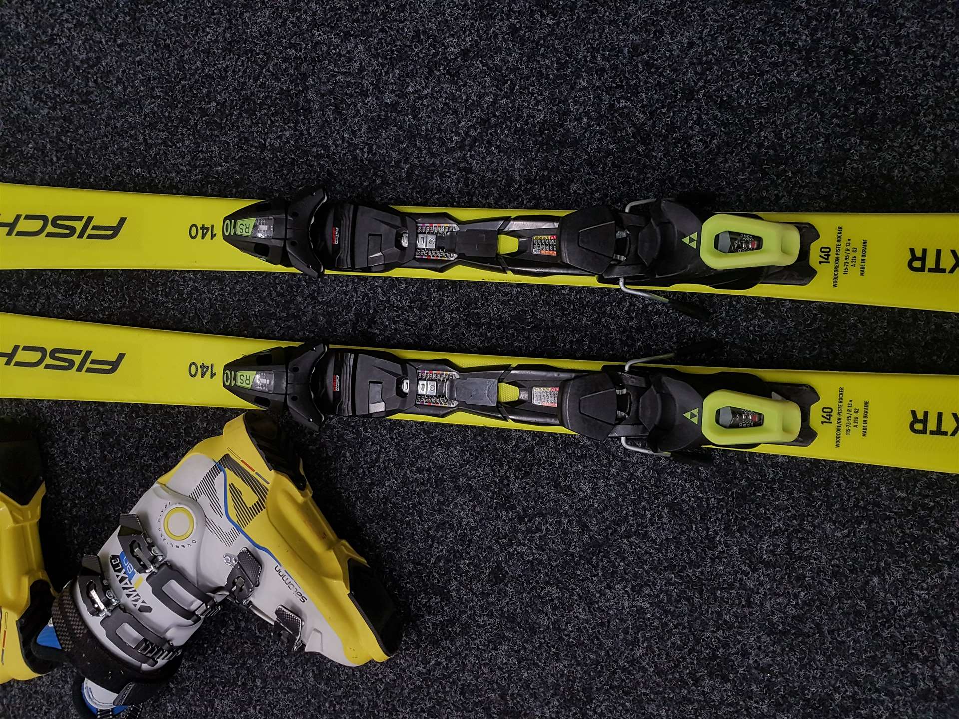 Bazárové lyže FISCHER RC4 XTR + lyžařské boty SALOMON XMAX 80