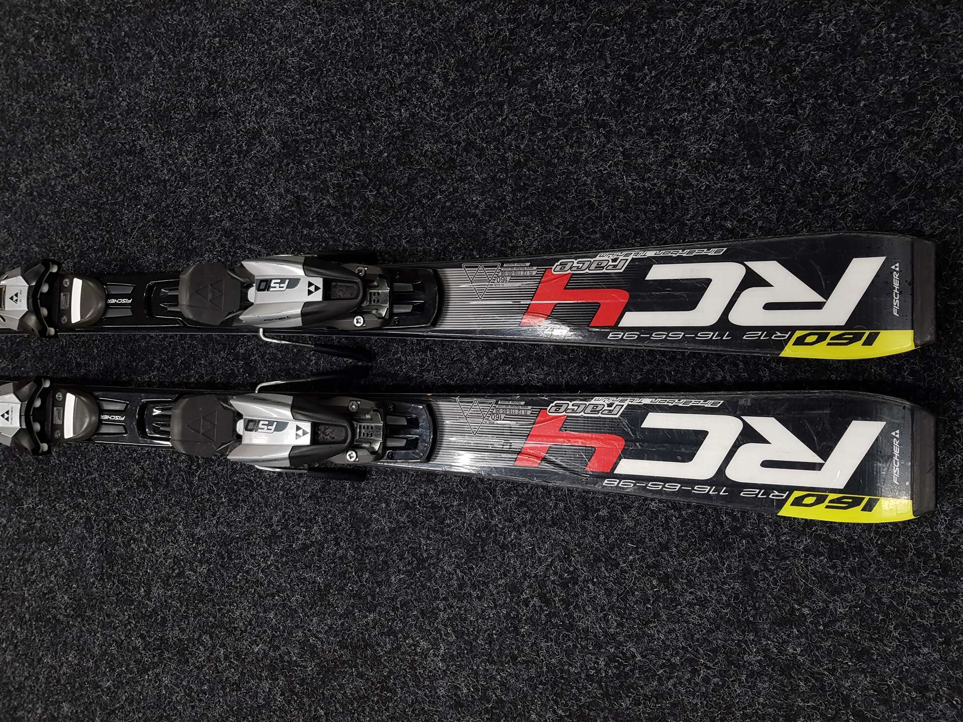Použité lyže FISCHER RC4 + viazanie Fischer10