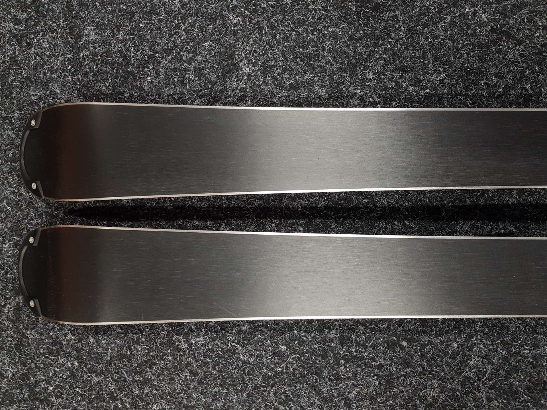 Použité detské lyže VOLKL Racetiger GS 10 + viazanie Marker 4.5