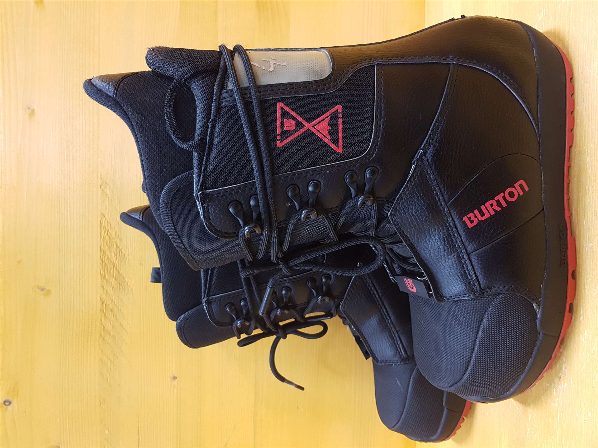 Použité snowboardové topánky Burton Progression (Black)