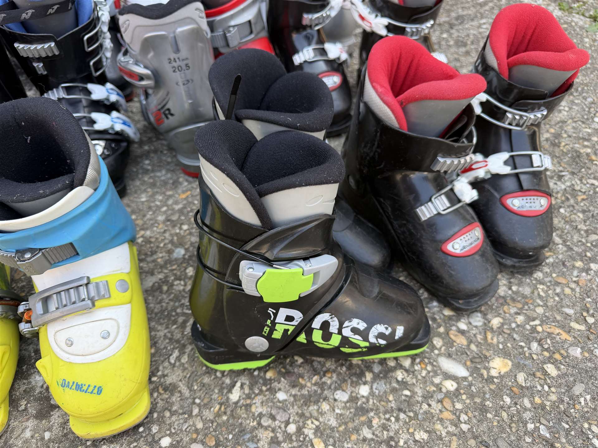 Veľkoobchodný balík použitých lyžiarskych topánok 