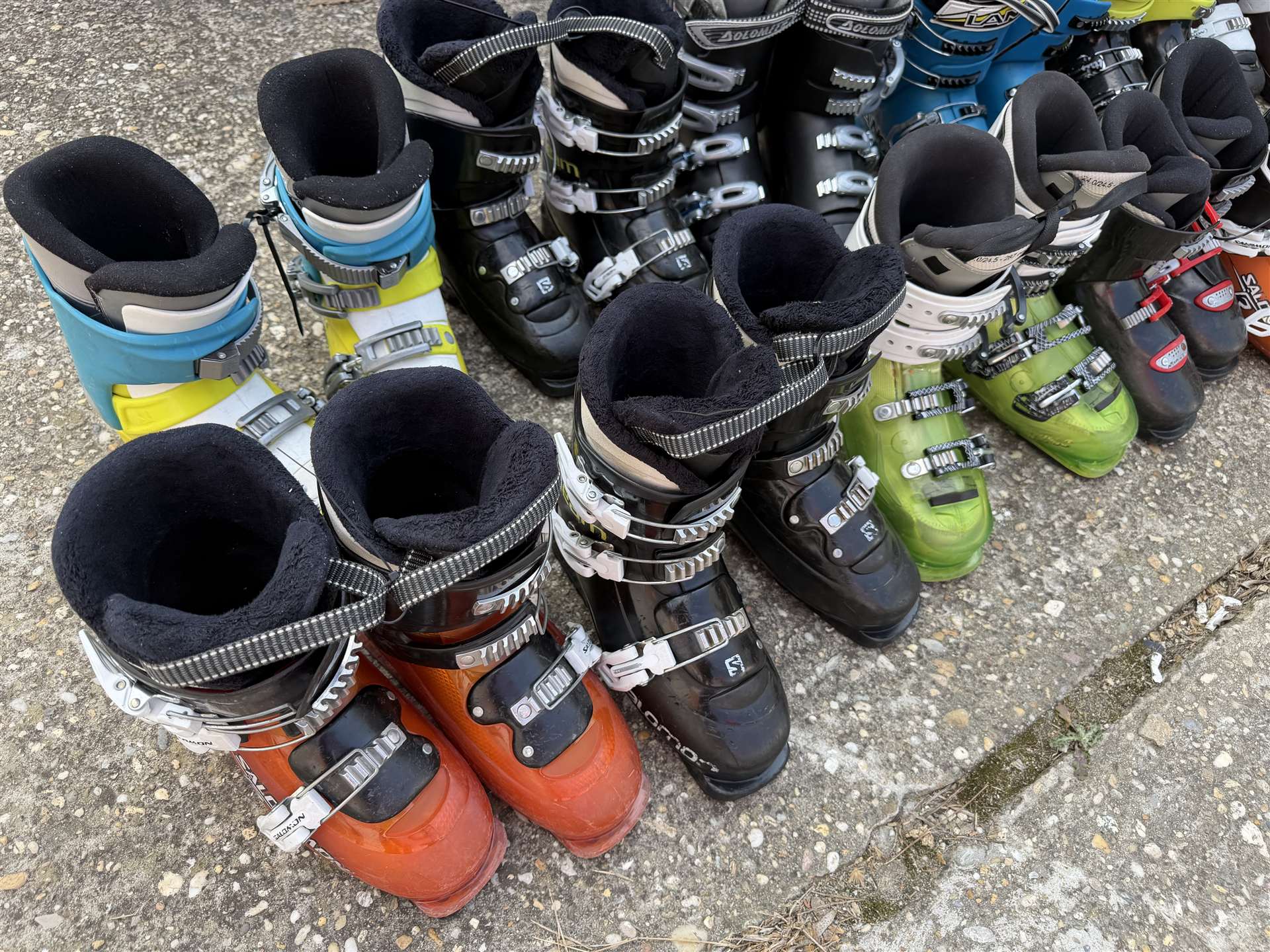 Veľkoobchodný balík použitých lyžiarskych topánok 