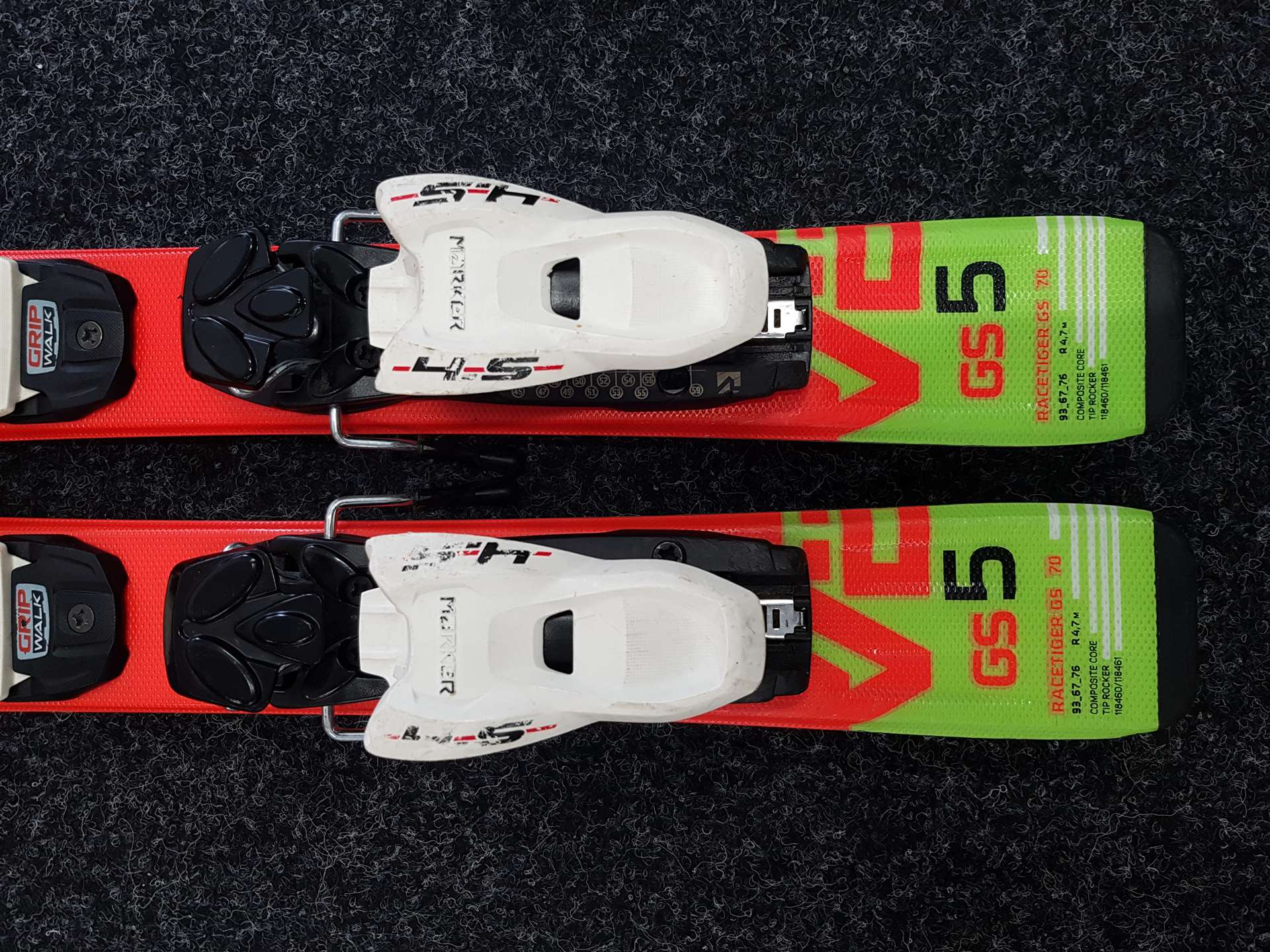 Použité detské lyže VOLKL Racetiger GS + viazanie Marker 4.5