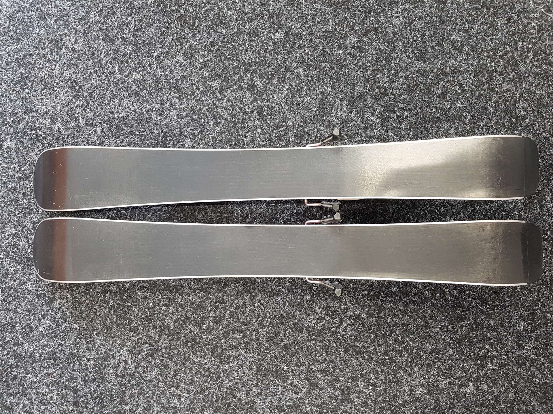 Použité detské lyže VOLKL Racetiger GS + viazanie Marker 4.5