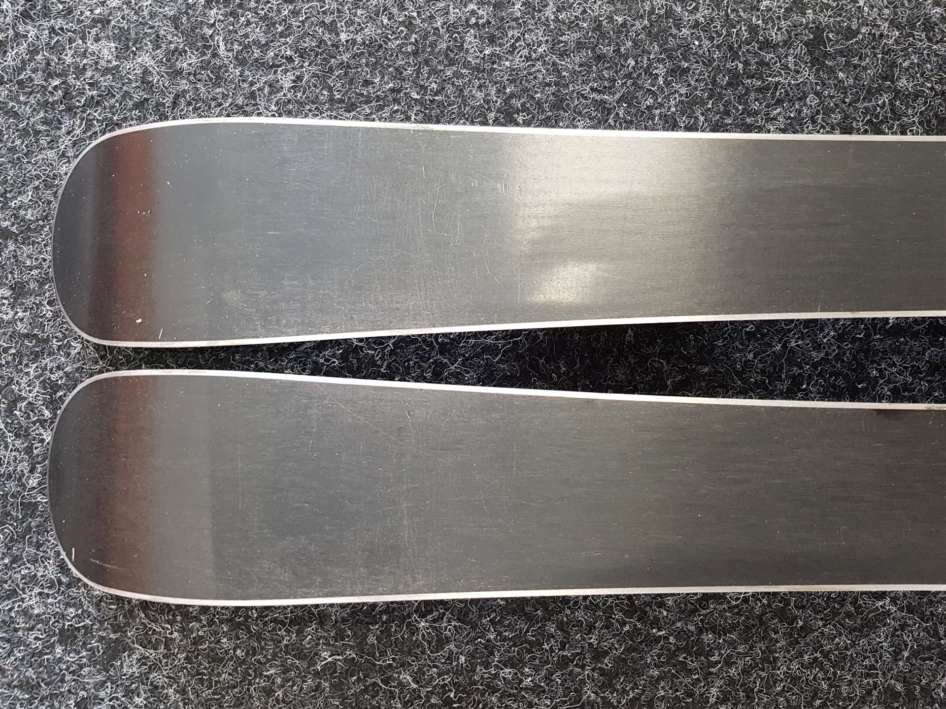 Použité detské lyže VOLKL Racetiger GS + viazanie Marker 4.5