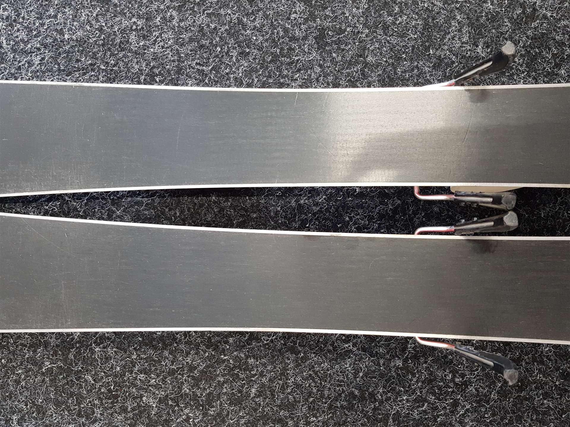 Použité detské lyže VOLKL Racetiger GS + viazanie Marker 4.5