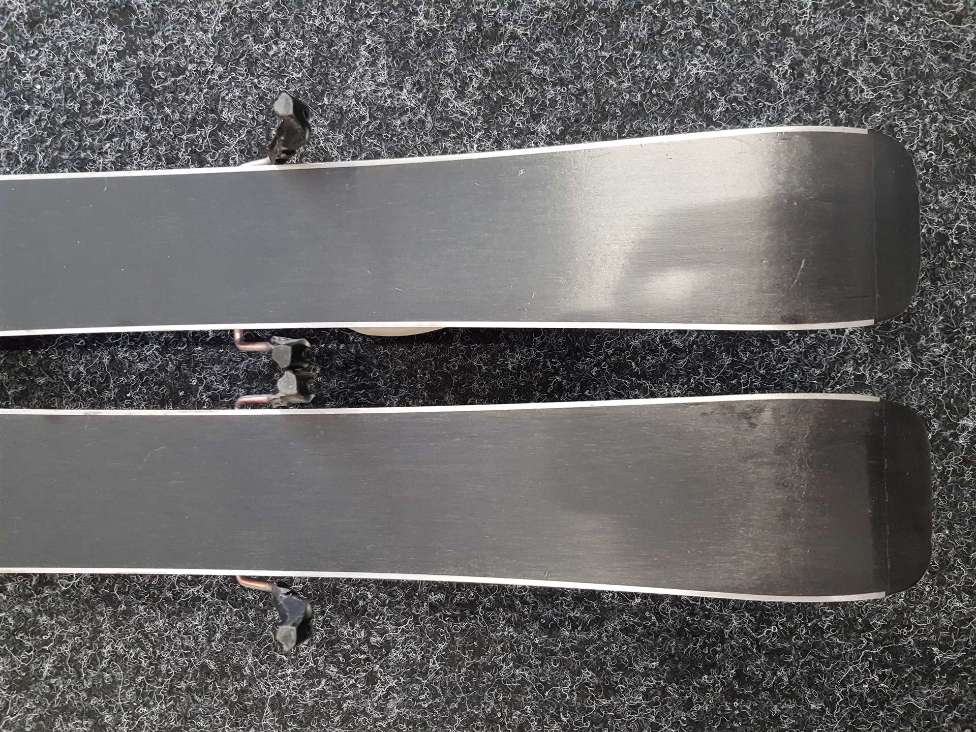 Použité detské lyže VOLKL Racetiger GS + viazanie Marker 4.5