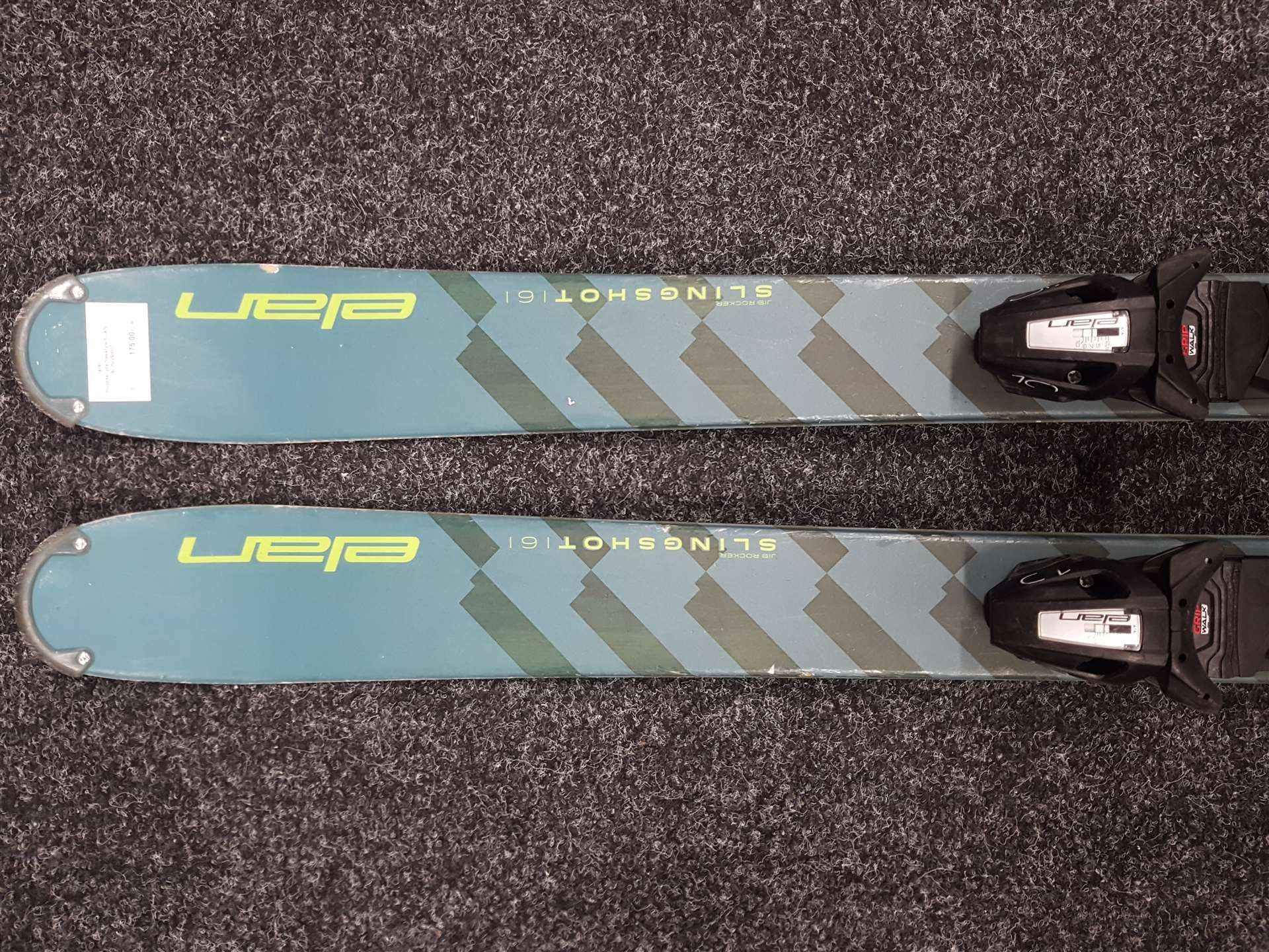 Použité lyže freestyle ELAN SLINGSHOT