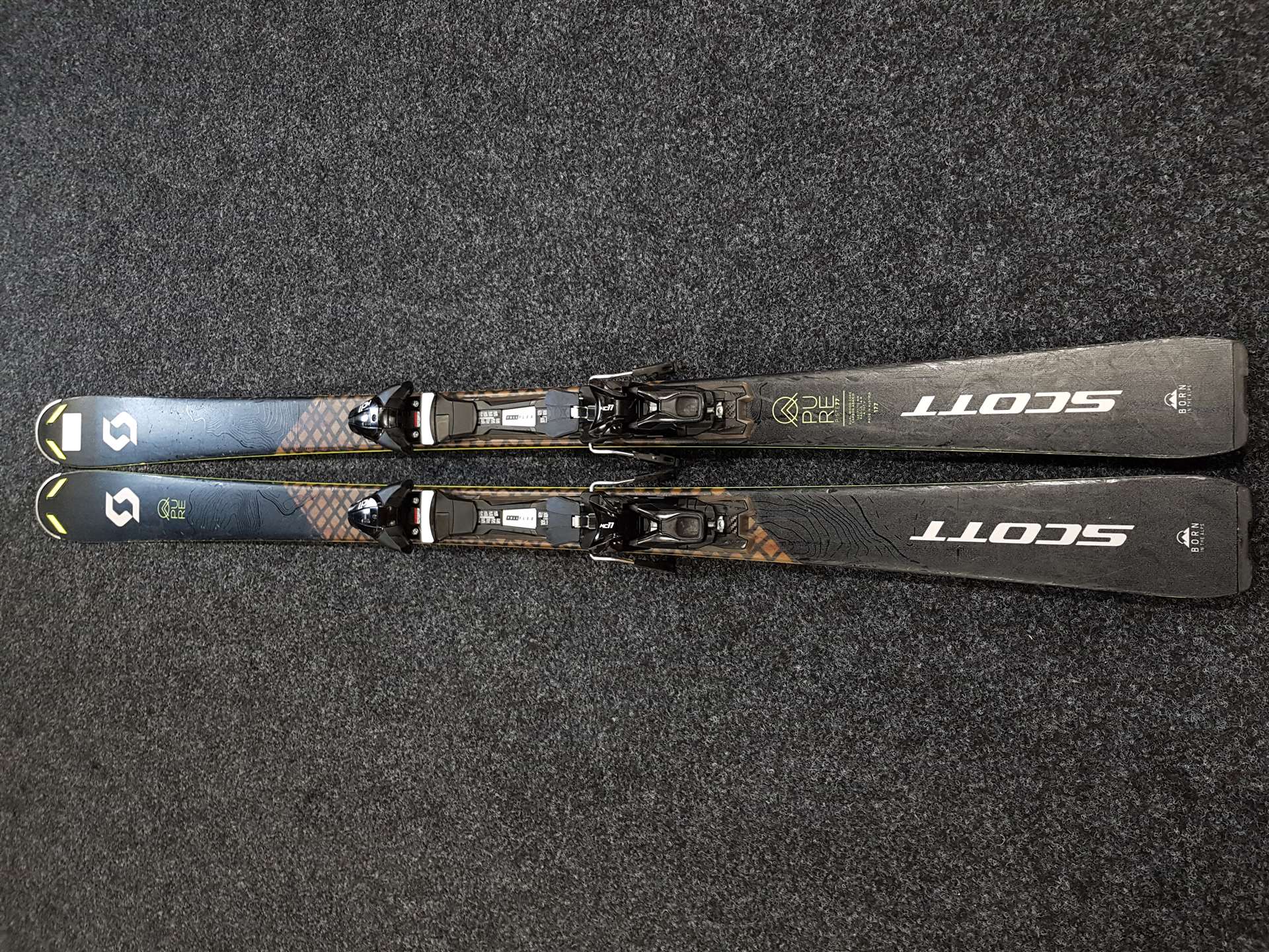 Použité lyže SCOTT Pure Piste 77 + viazanie Salomon MC11