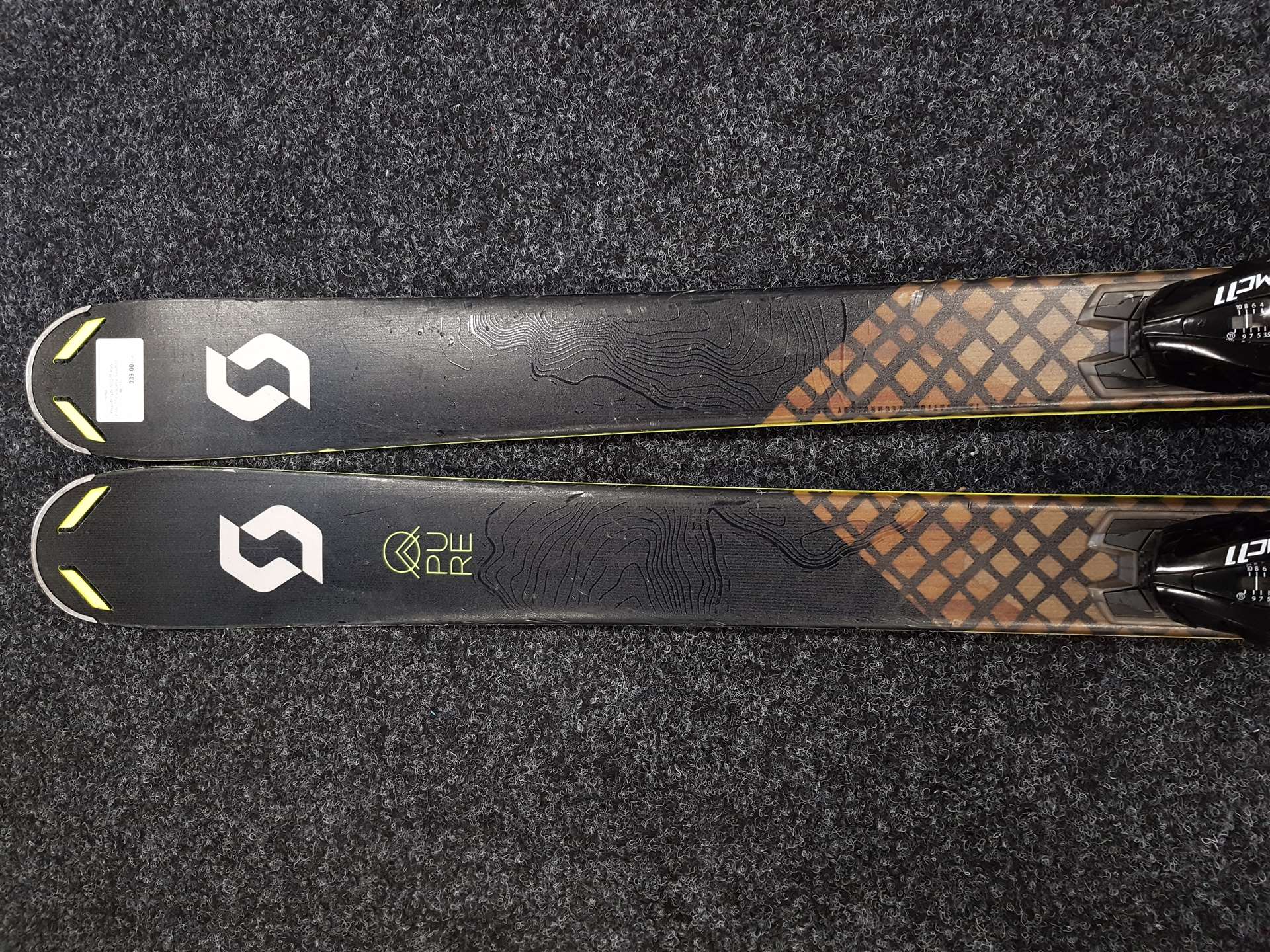 Použité lyže SCOTT Pure Piste 77 + viazanie Salomon MC11