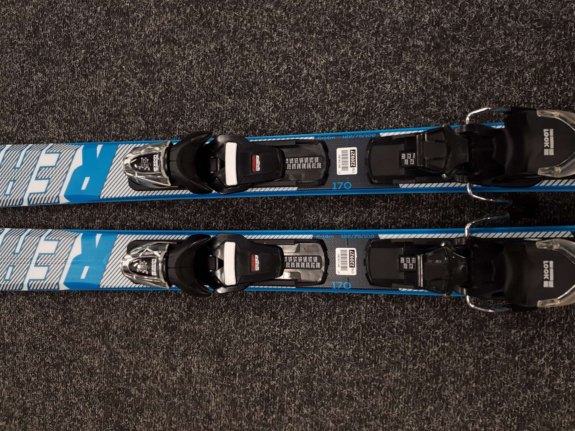 Použité lyže ROSSIGNOL REACT 2 Carbon