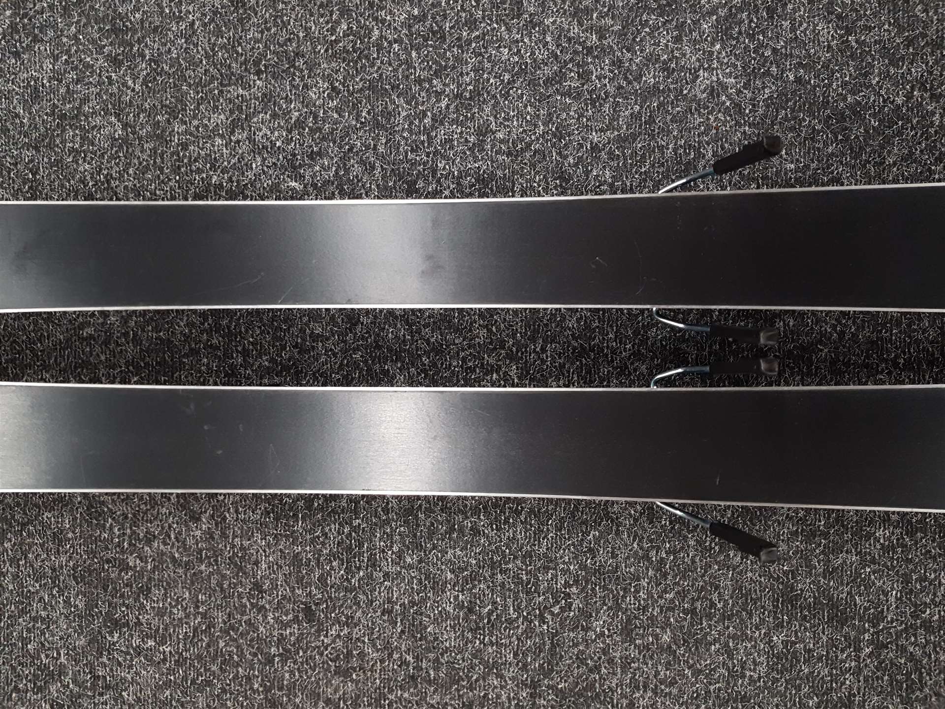 Použité lyže ROSSIGNOL REACT 2 Carbon